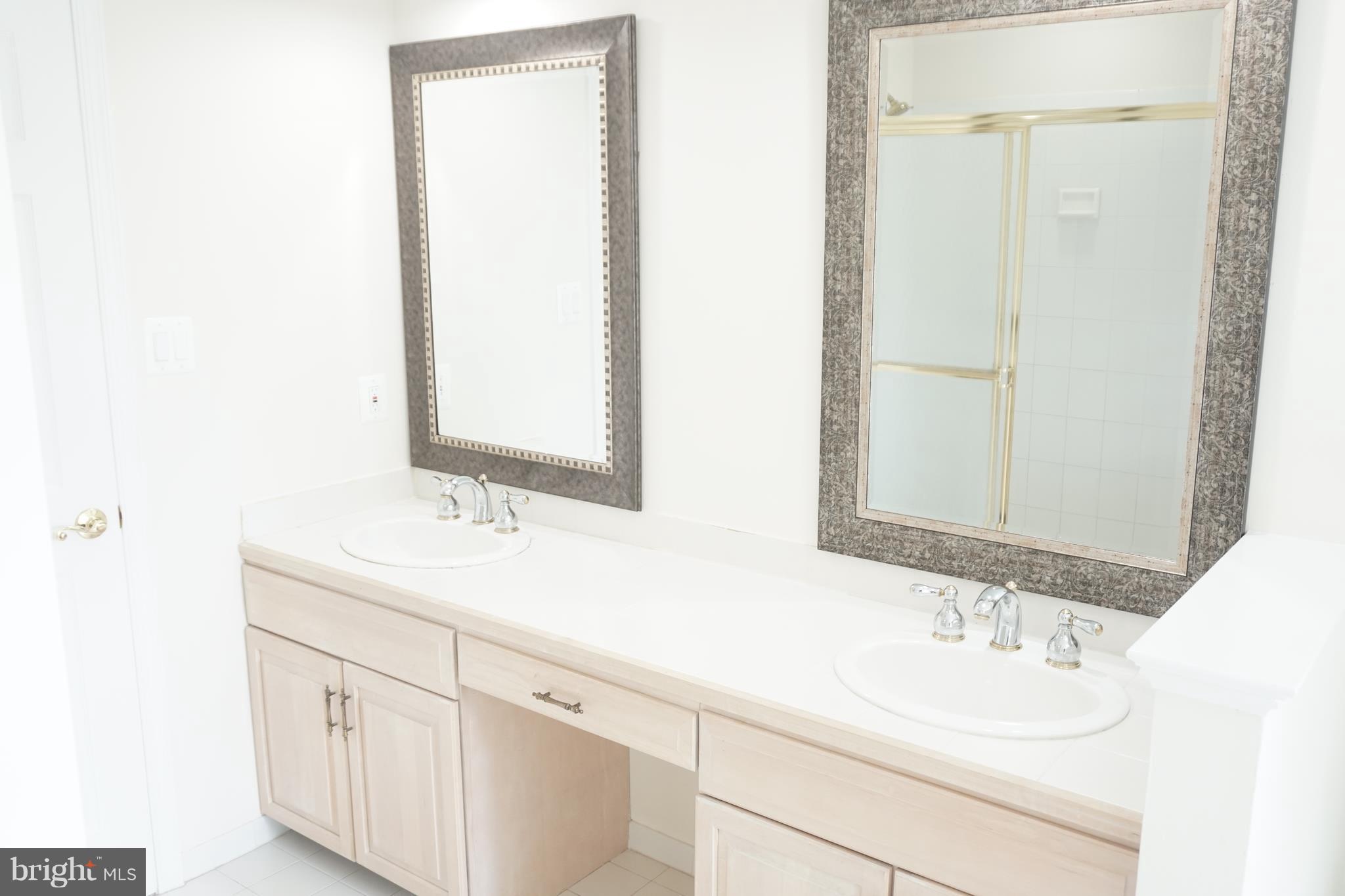 CROSSPOINTE - Residential