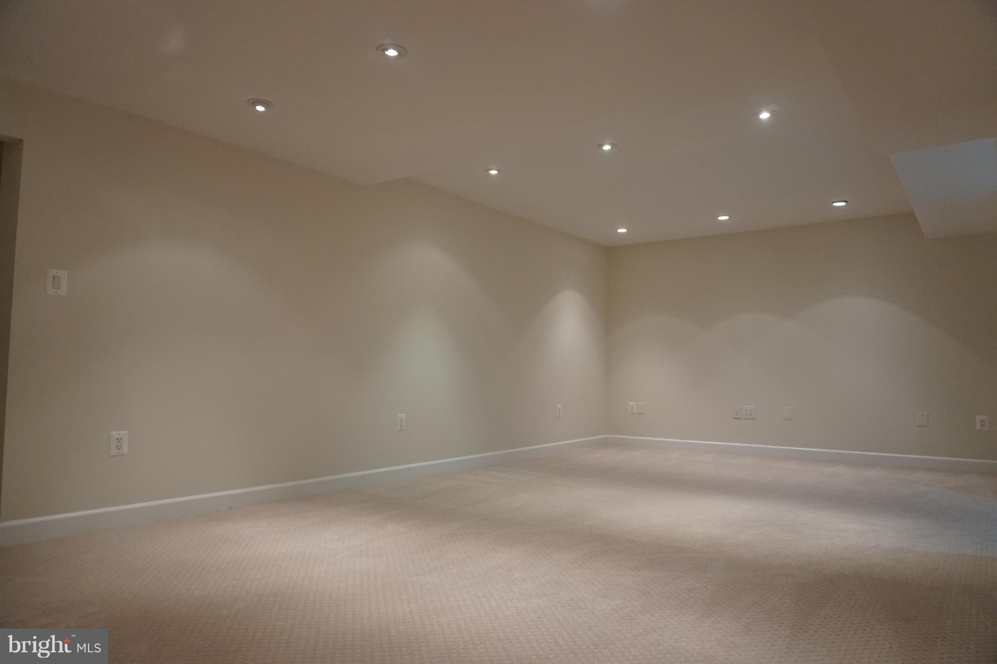 CROSSPOINTE - Residential