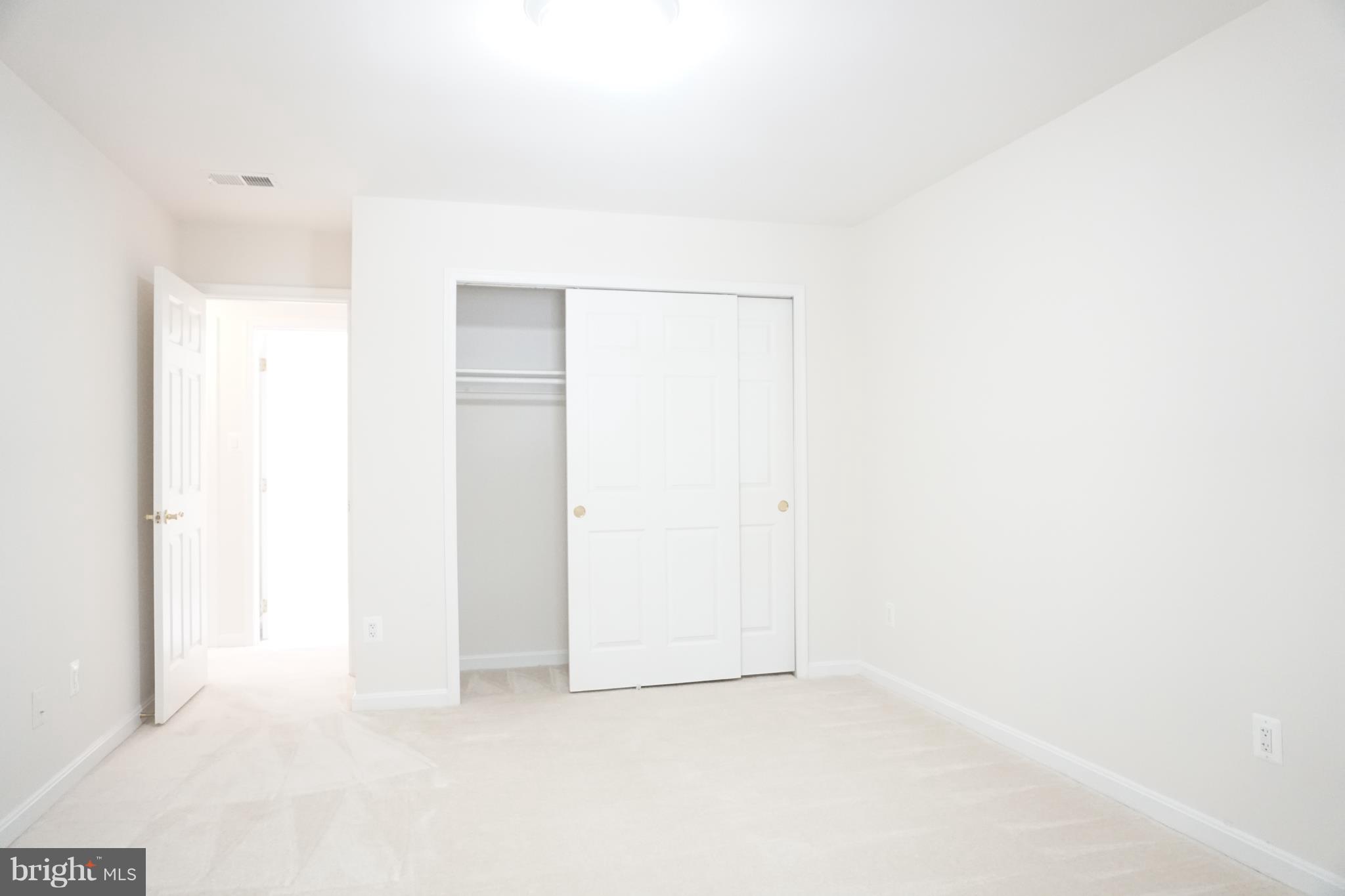 CROSSPOINTE - Residential