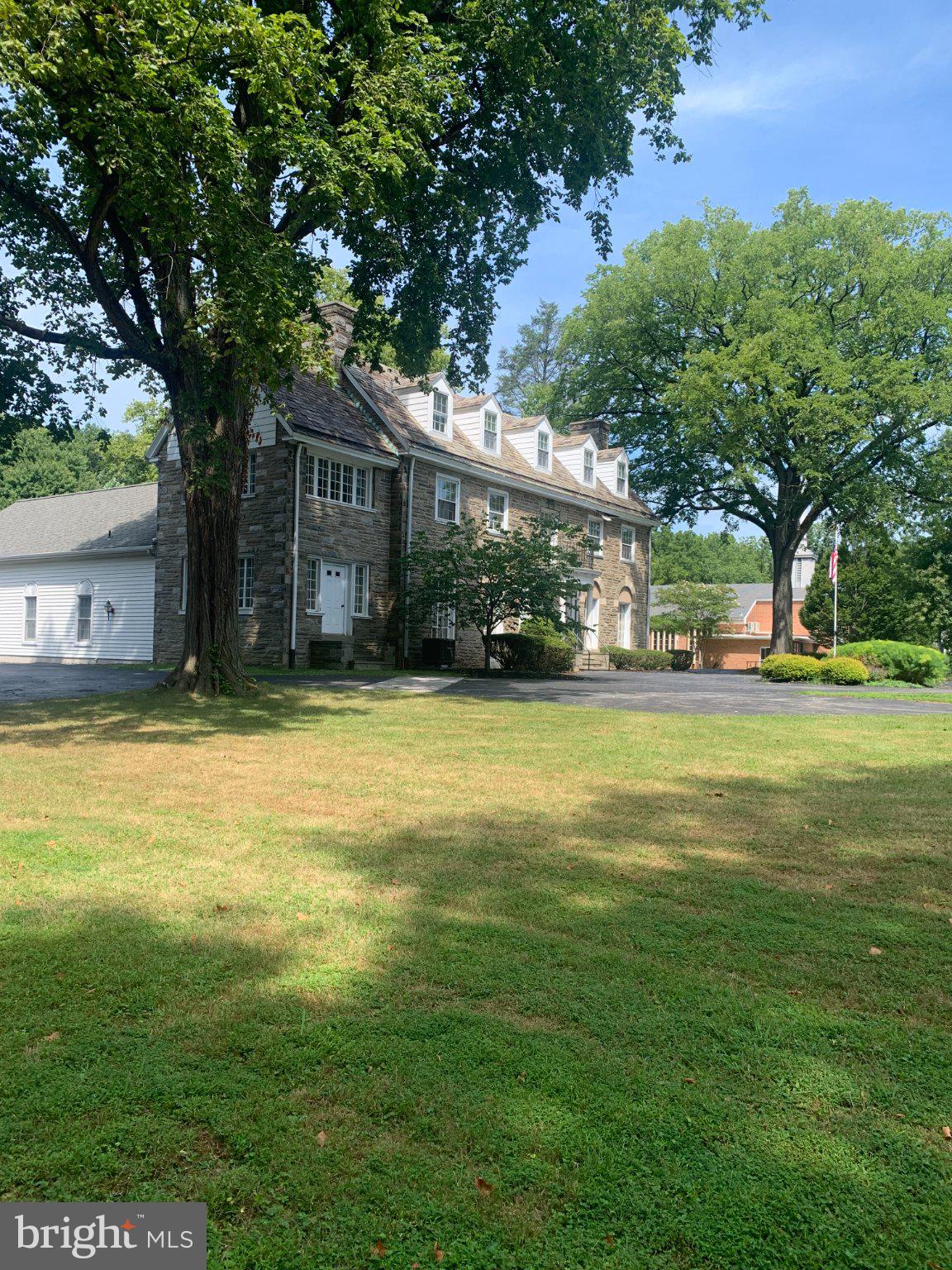 935 S PROVIDENCE ROAD
