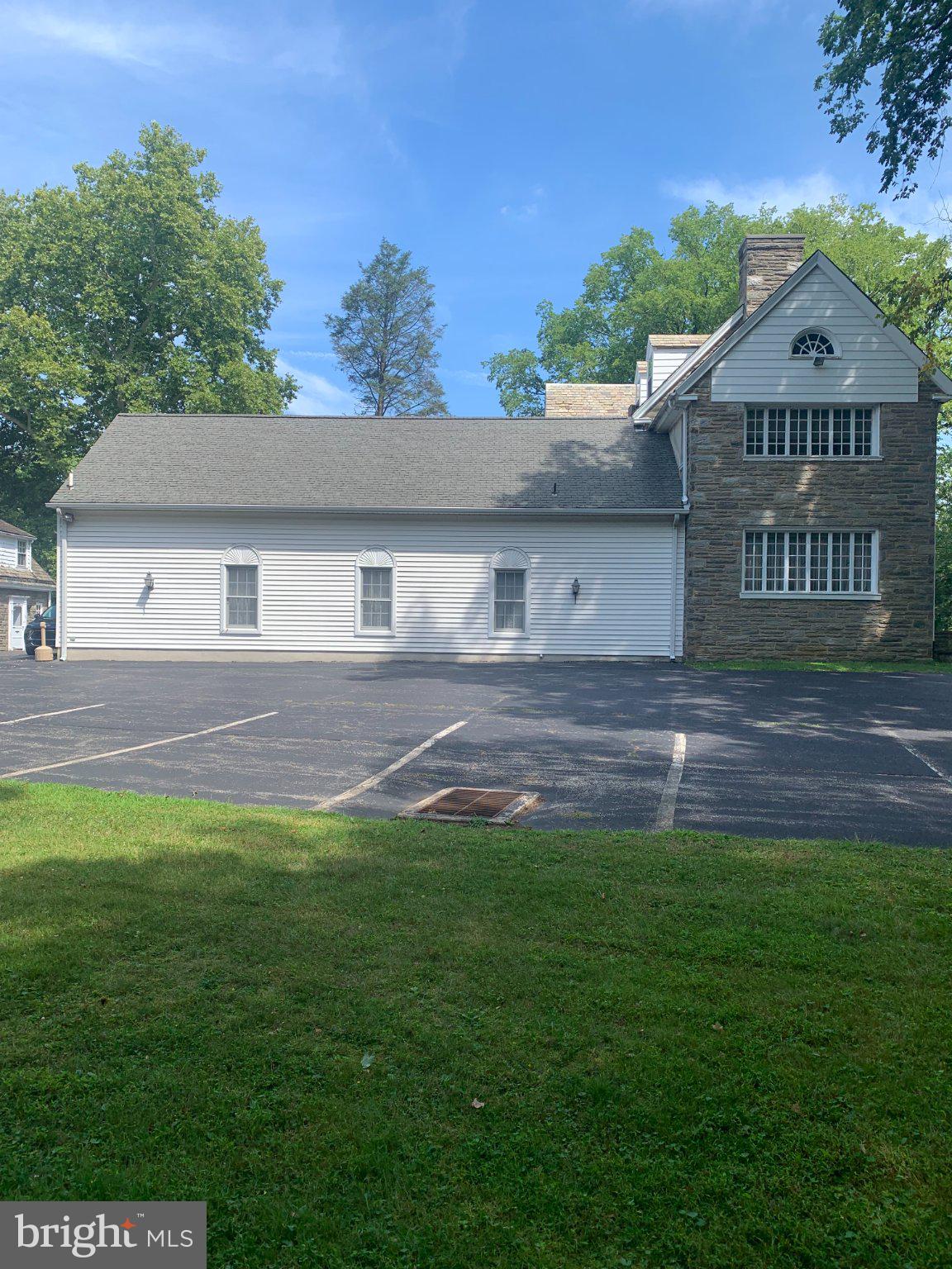935 S PROVIDENCE ROAD
