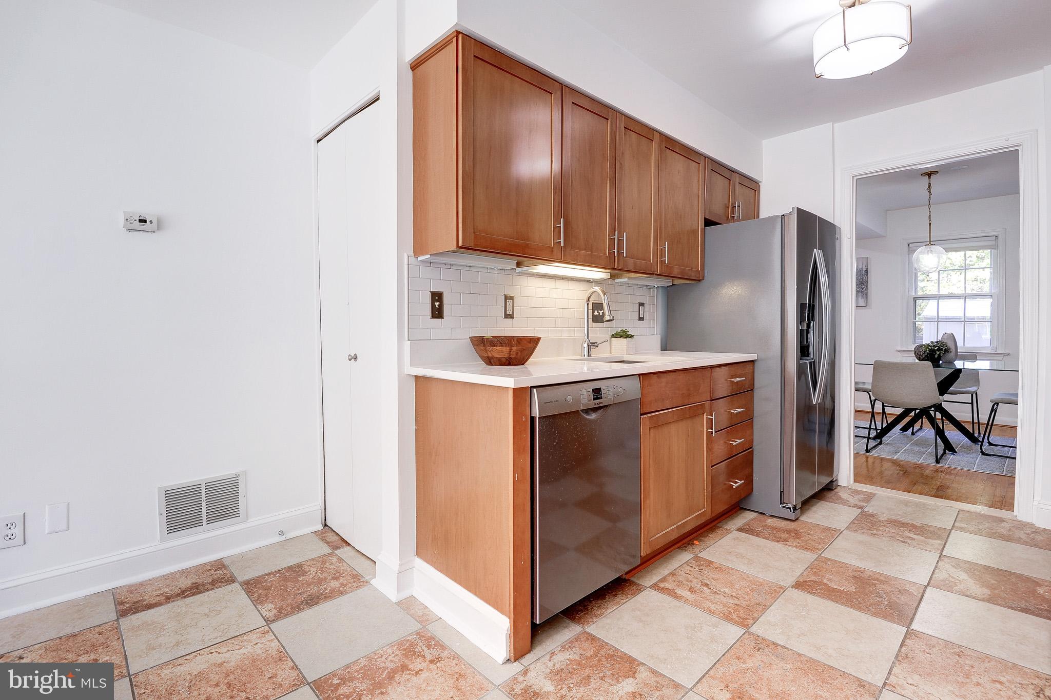 2318 WHEYSTONE COURT