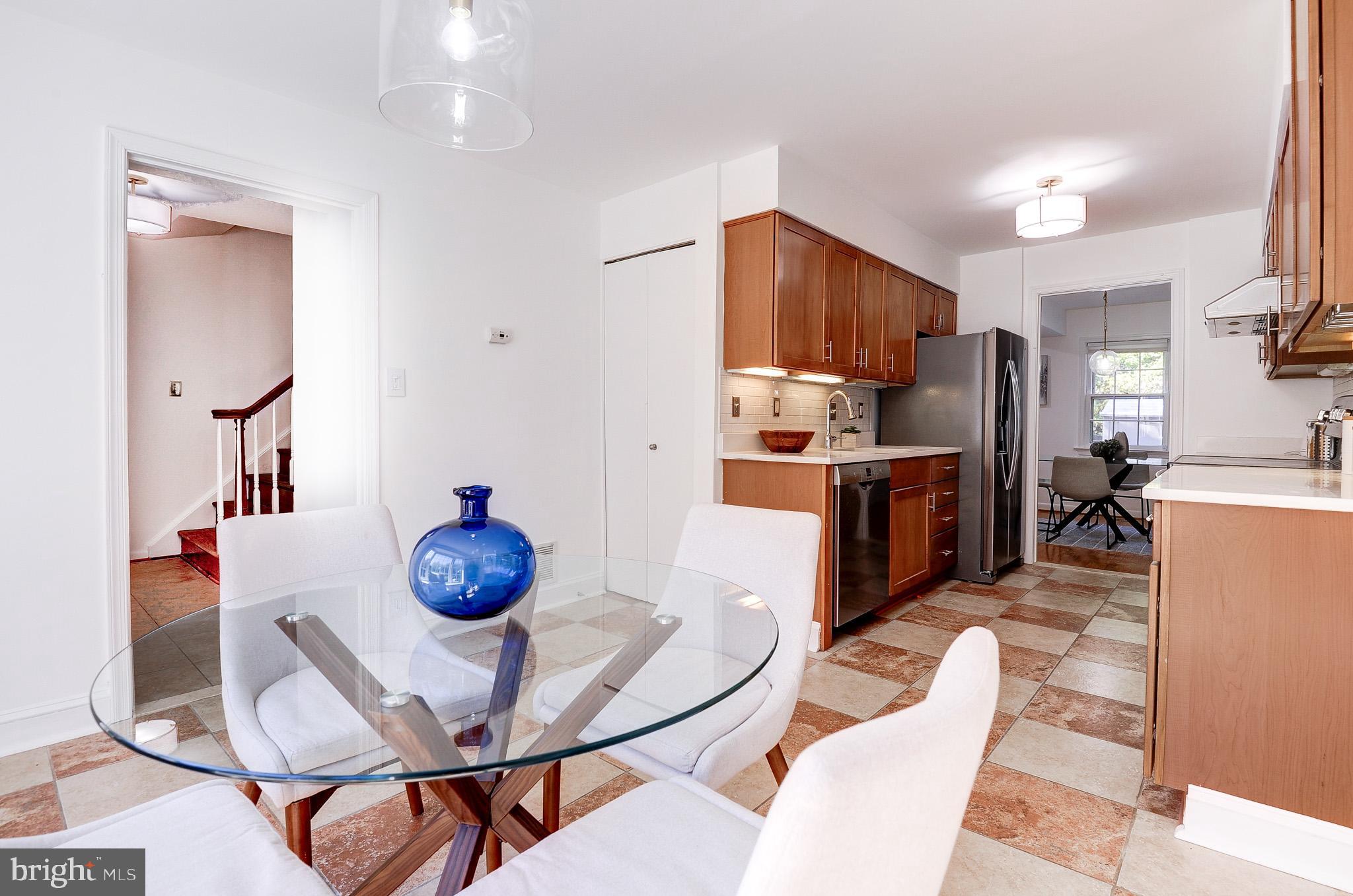 2318 WHEYSTONE COURT