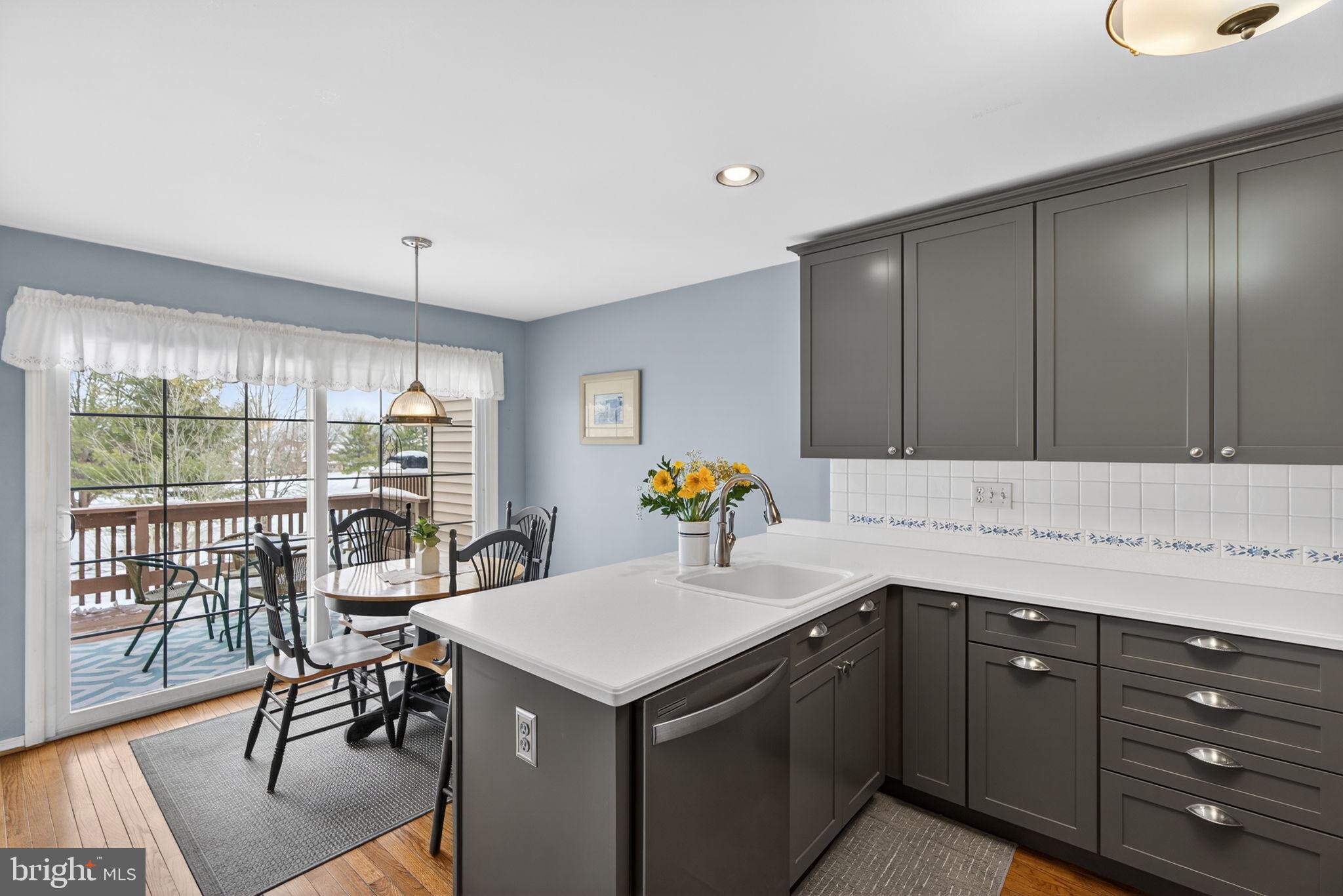 PINECREST - Residential