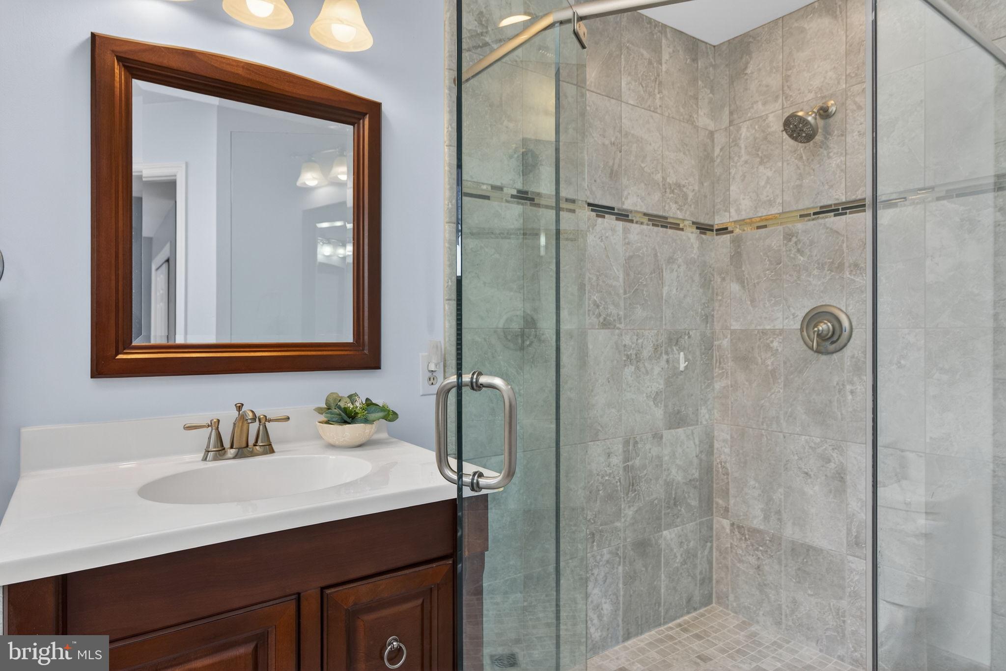 PINECREST - Residential