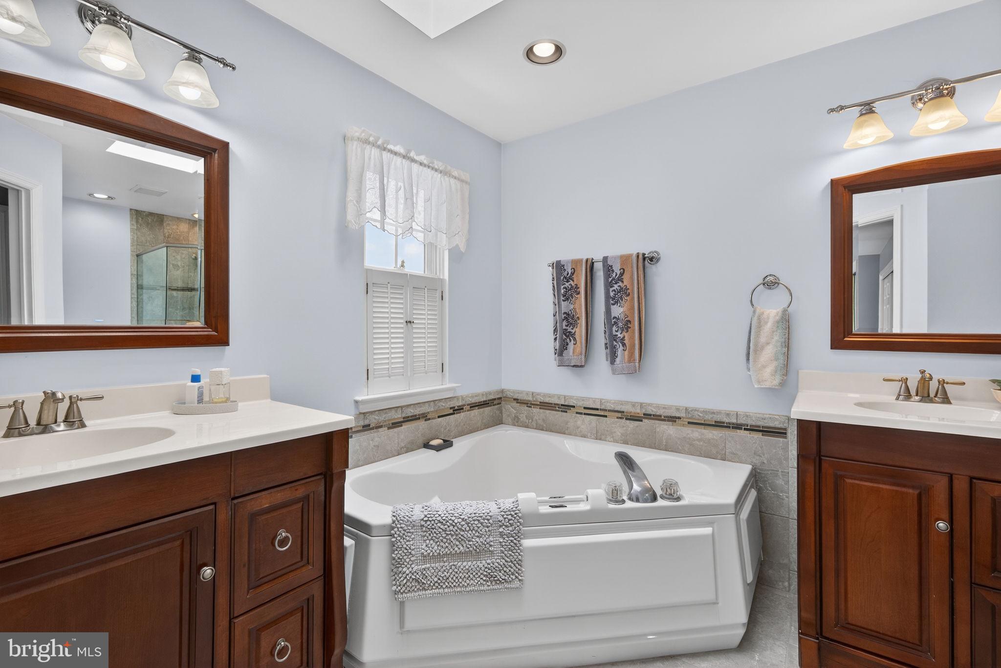 PINECREST - Residential