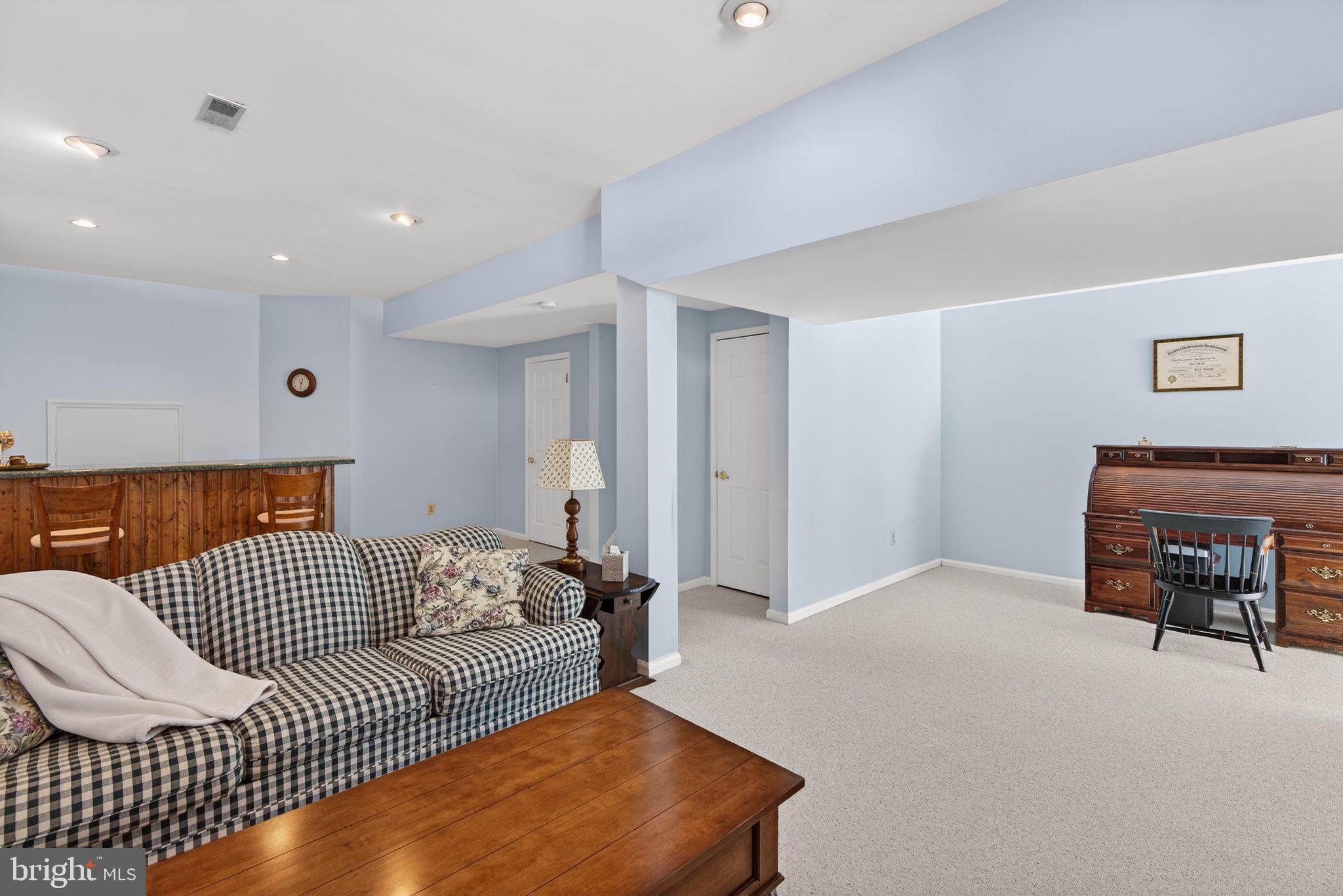 PINECREST - Residential