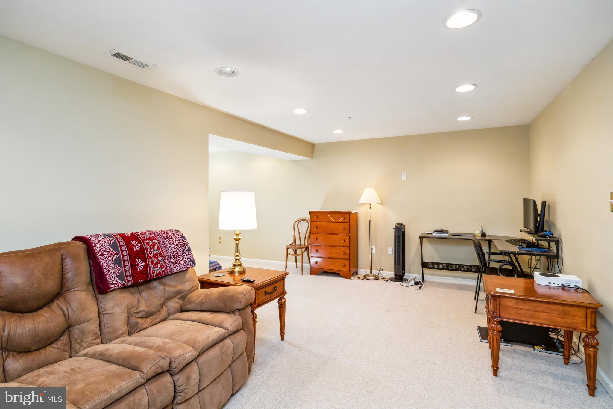 WORMANS MILL - Residential