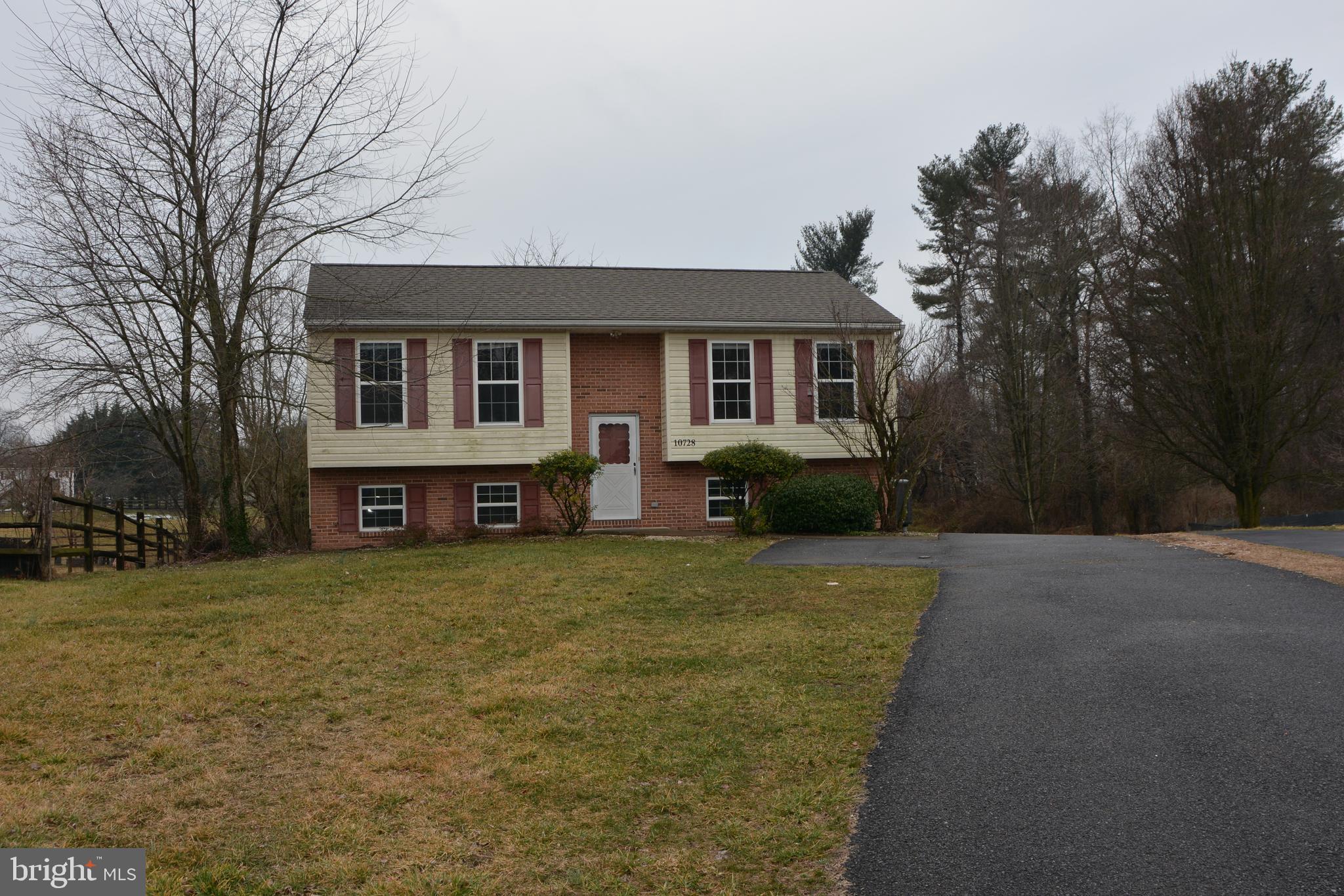 STERLING OAKS - Residential Lease