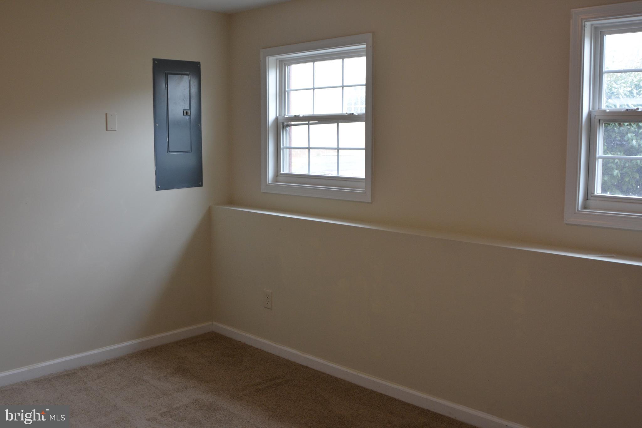 STERLING OAKS - Residential Lease