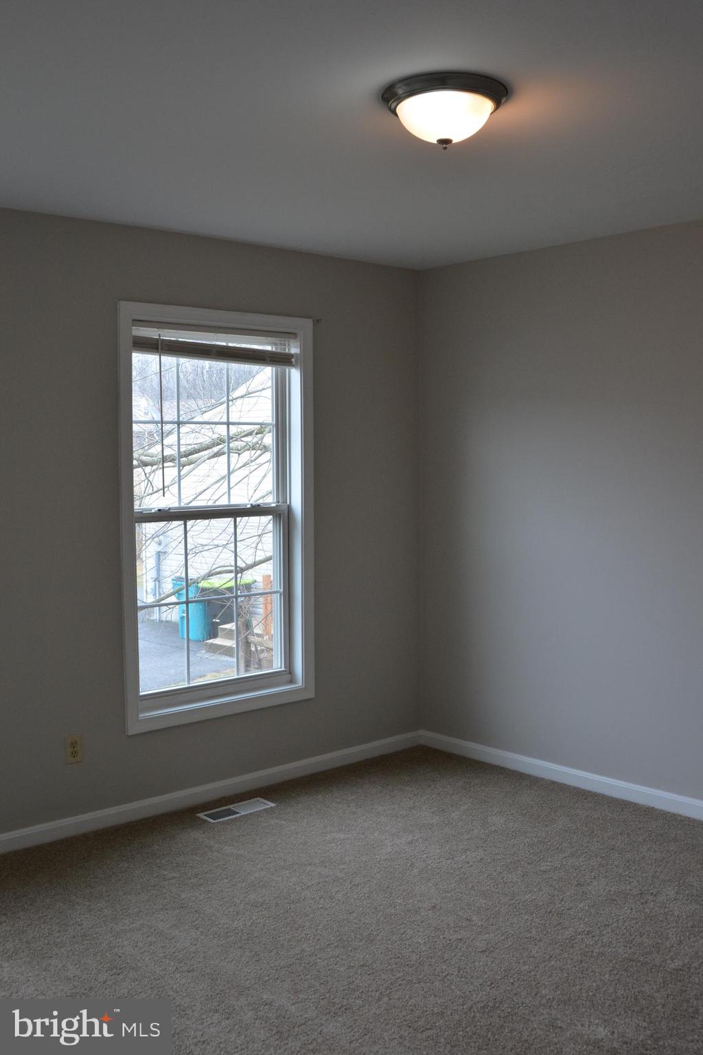 STERLING OAKS - Residential Lease