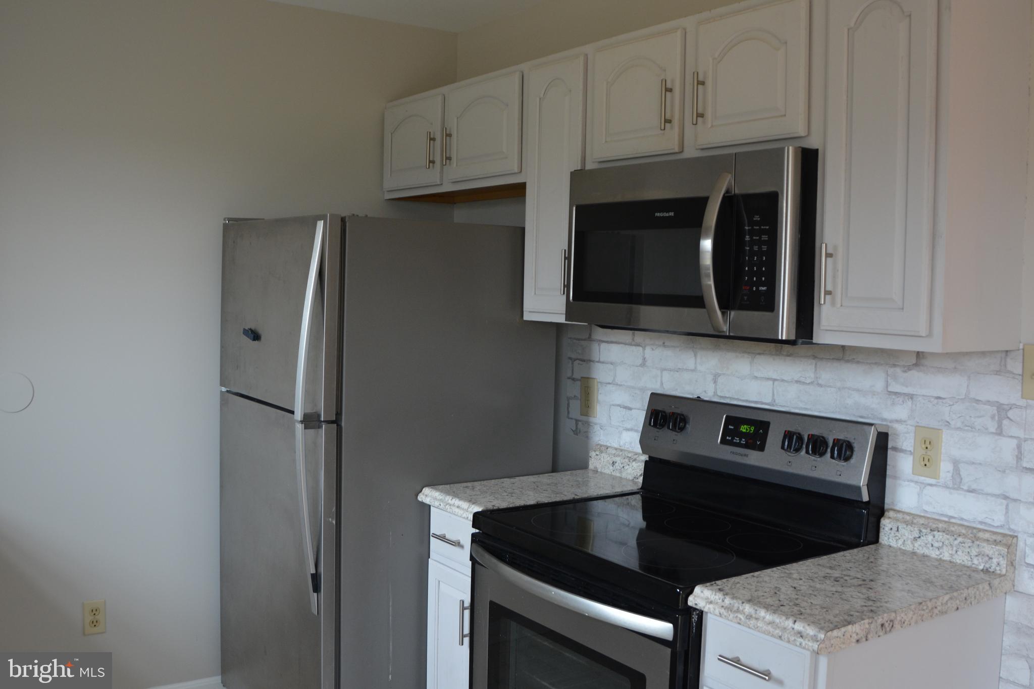 STERLING OAKS - Residential Lease