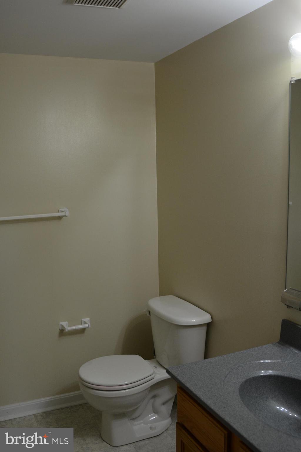 STERLING OAKS - Residential Lease