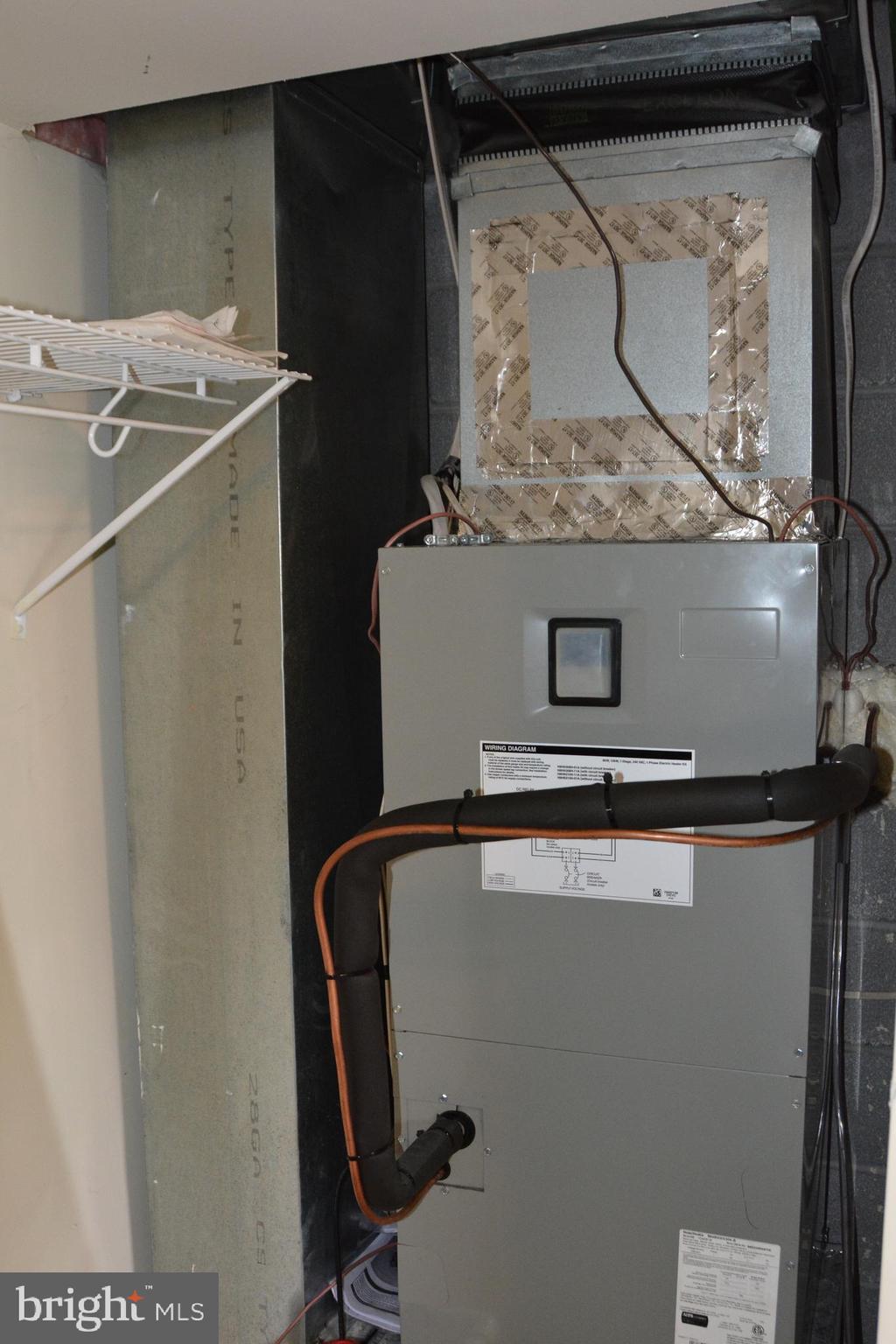 STERLING OAKS - Residential Lease