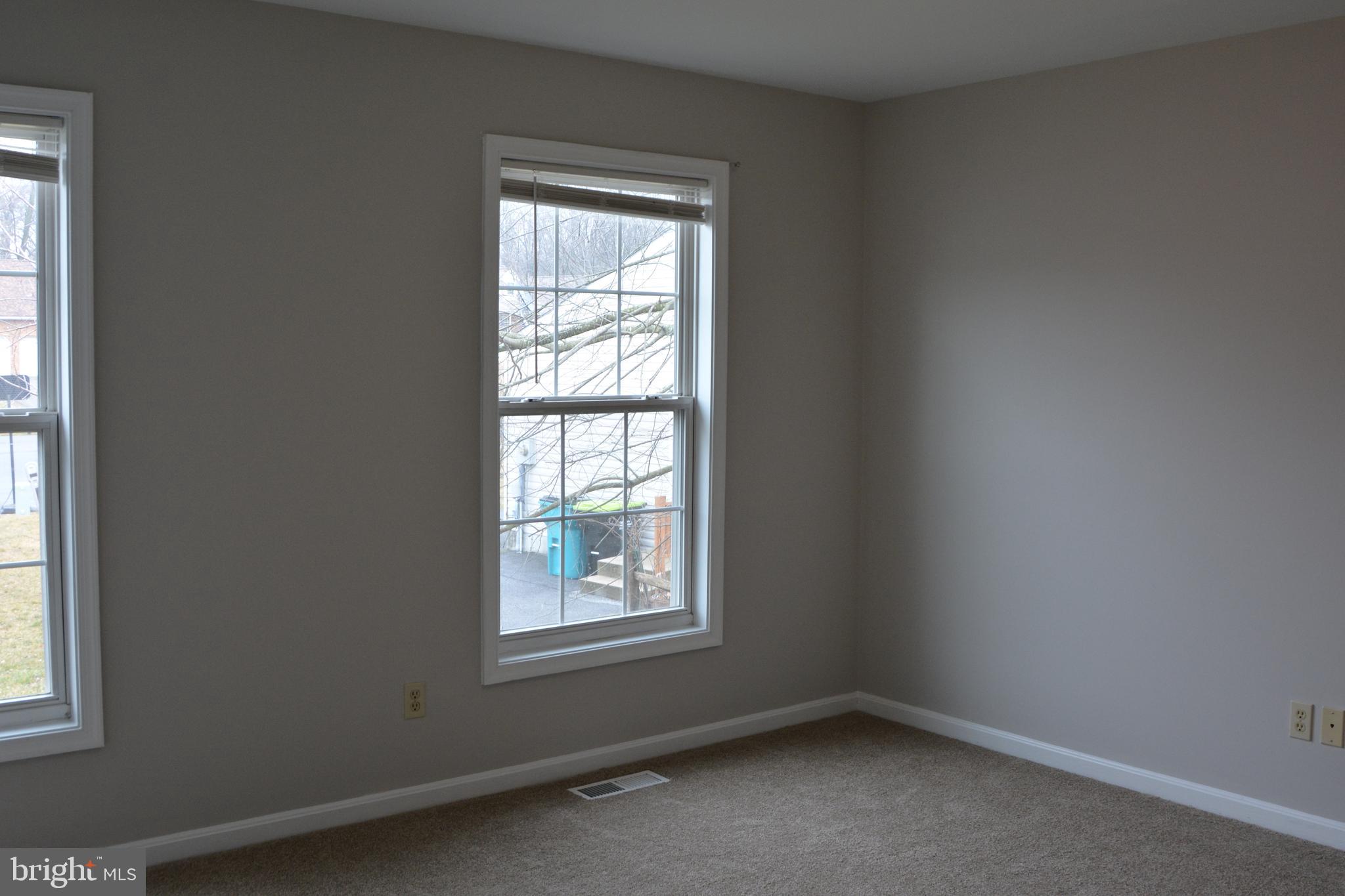 STERLING OAKS - Residential Lease