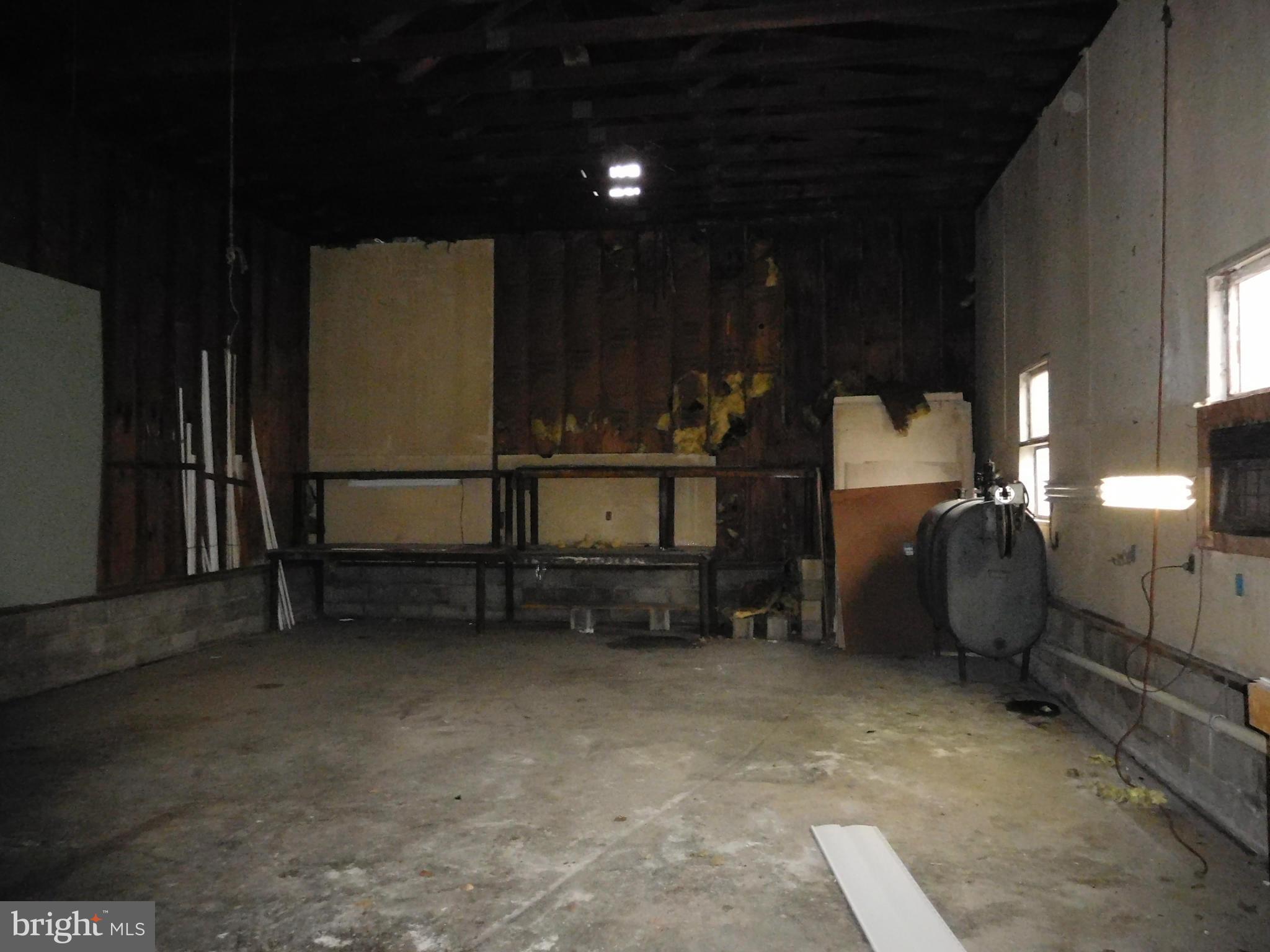 WHITE MARSH - Commercial Lease