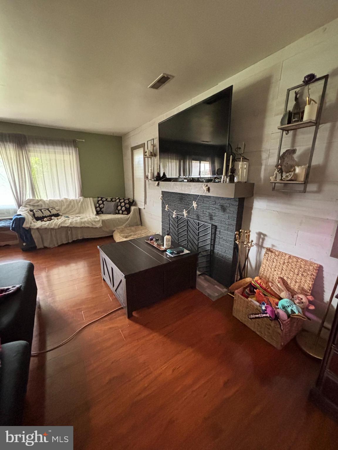 2105 HOBSON ROAD