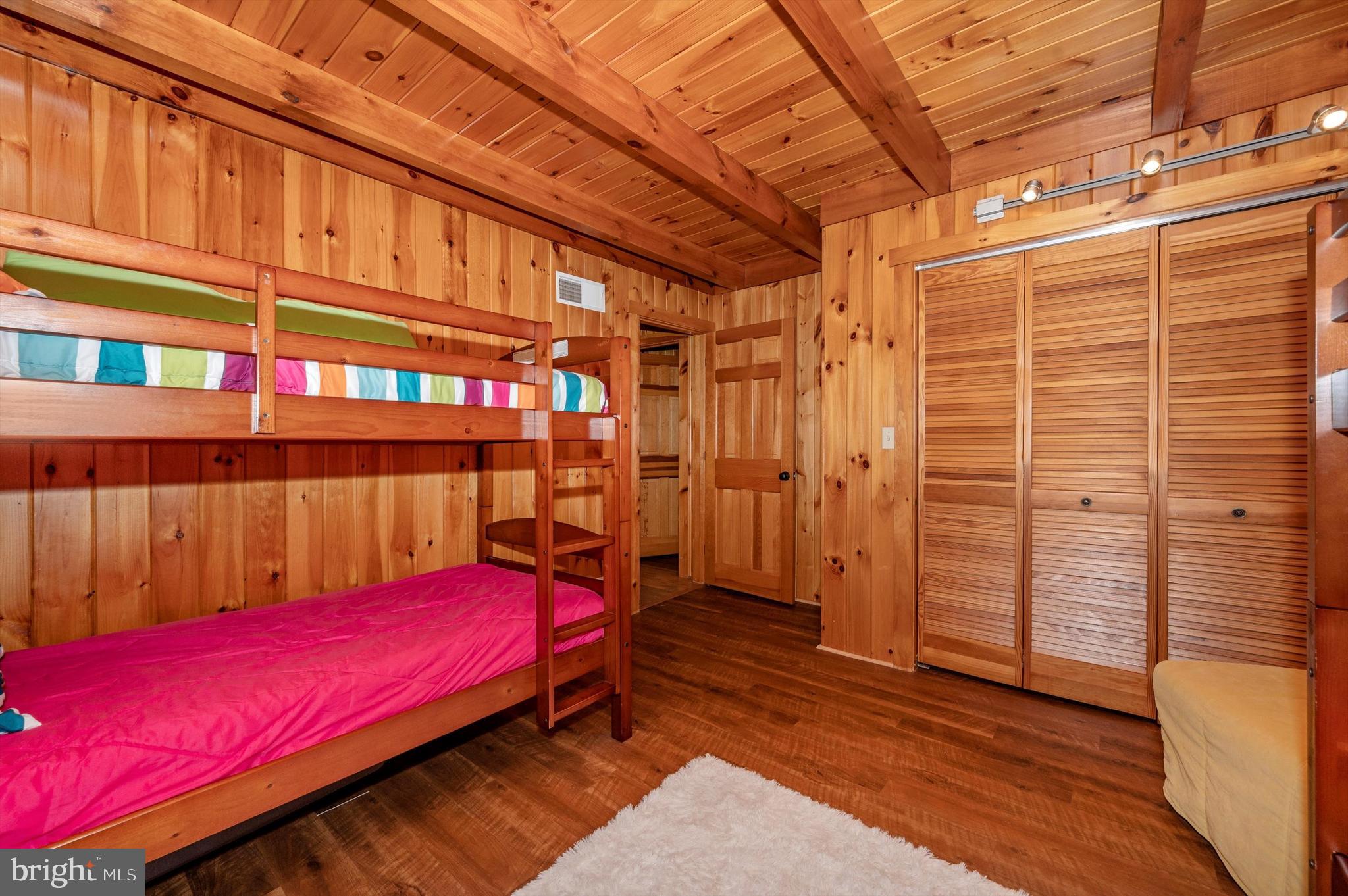 LAKE MEADE - Residential