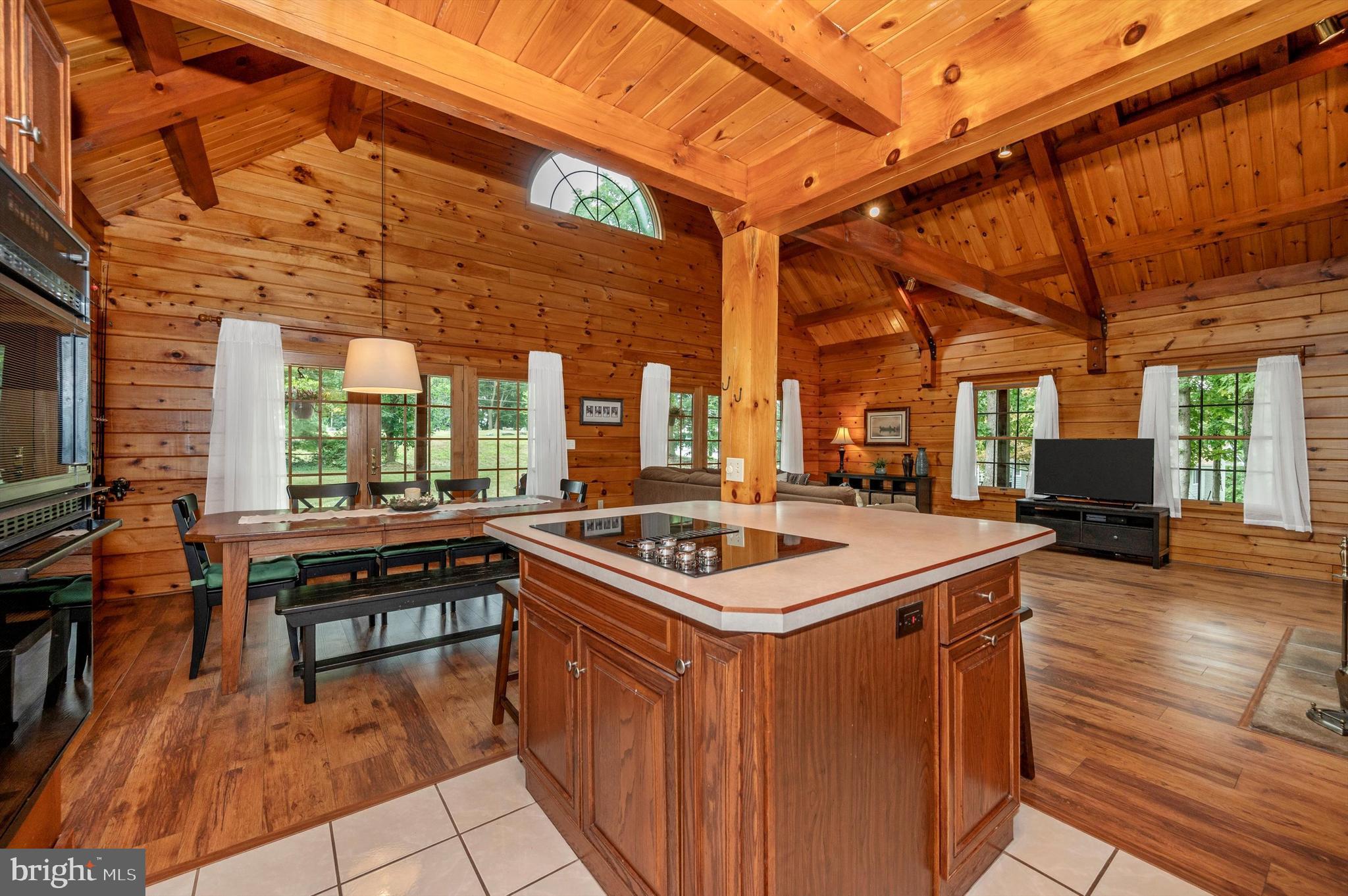 LAKE MEADE - Residential