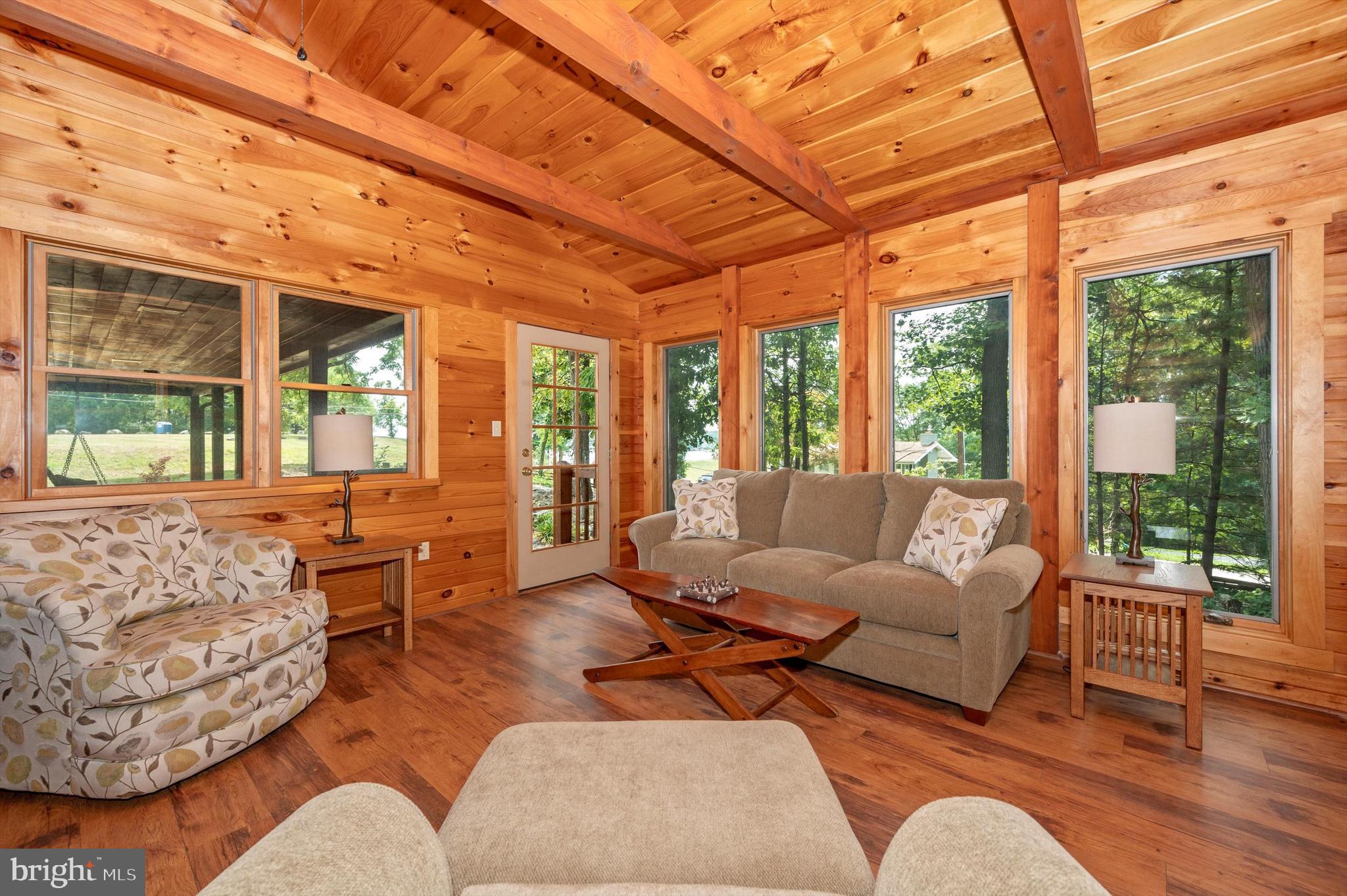 LAKE MEADE - Residential