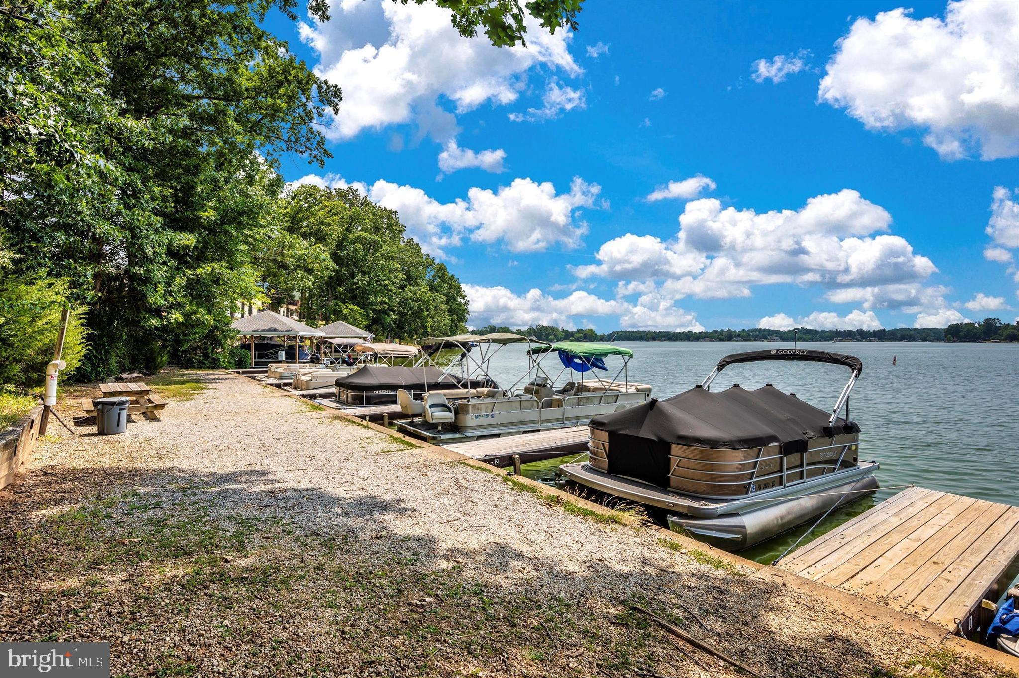 LAKE MEADE - Residential