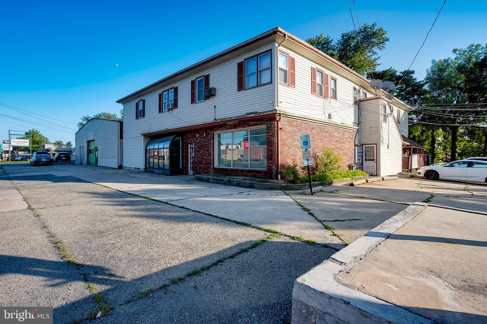 512 N WHITE HORSE PIKE