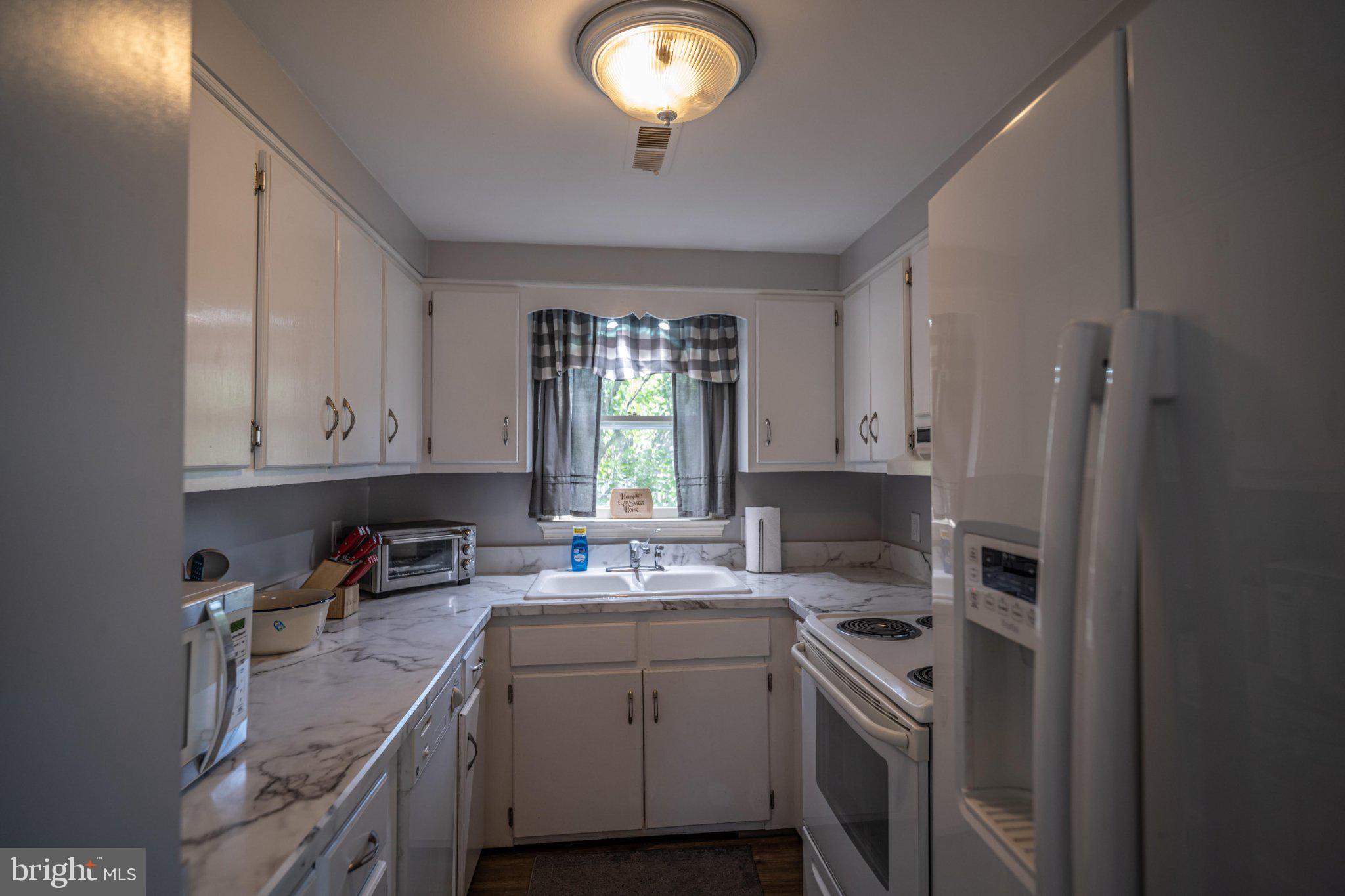 PINE GROVE - Residential