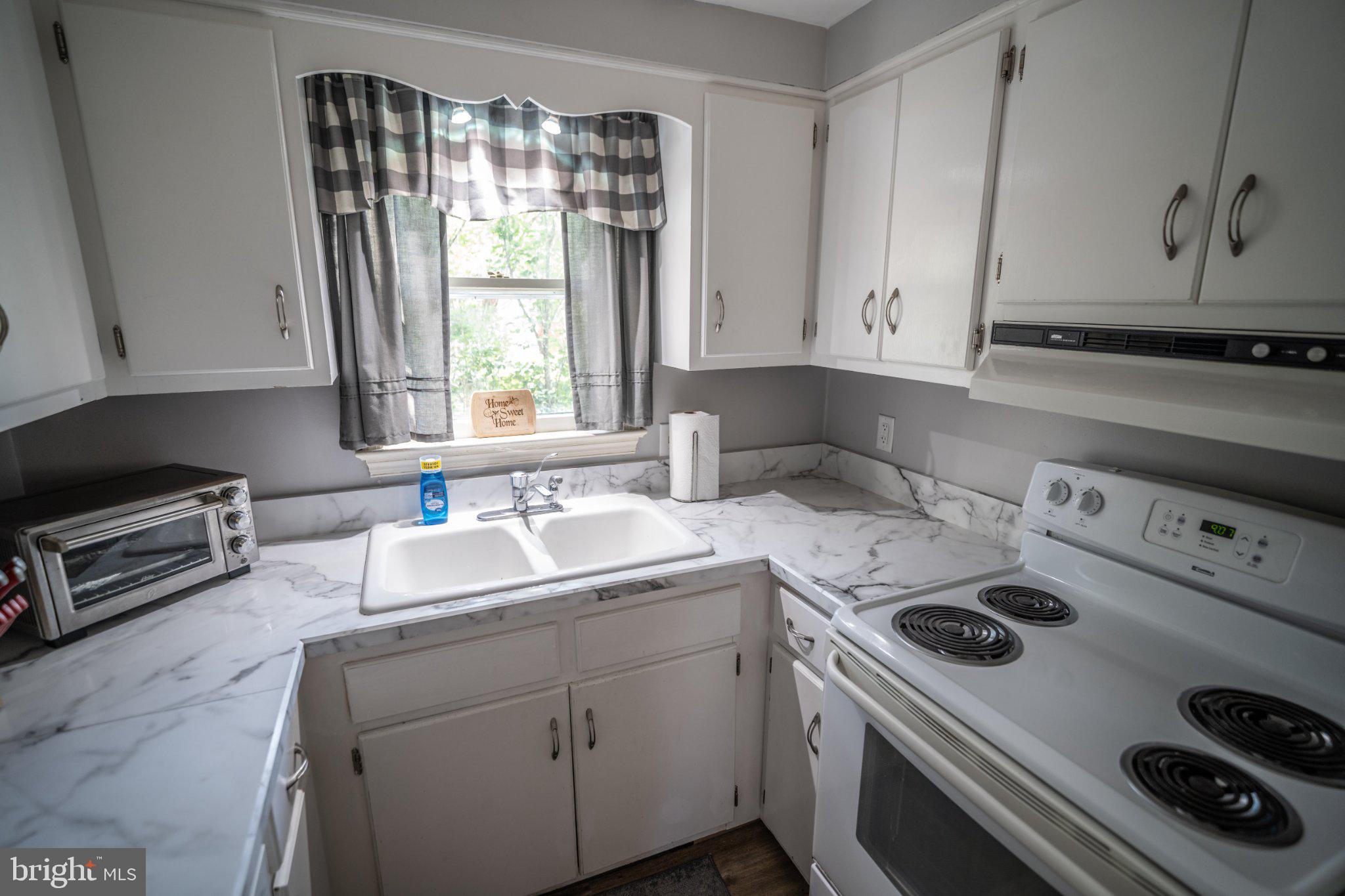 PINE GROVE - Residential