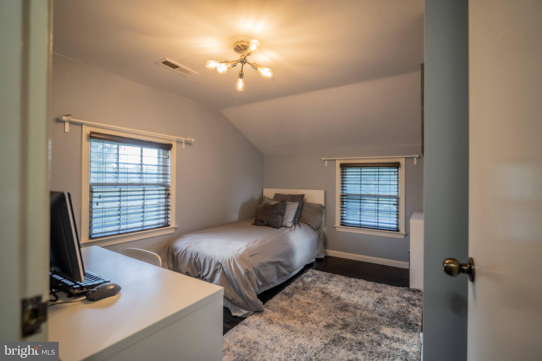 PINE GROVE - Residential