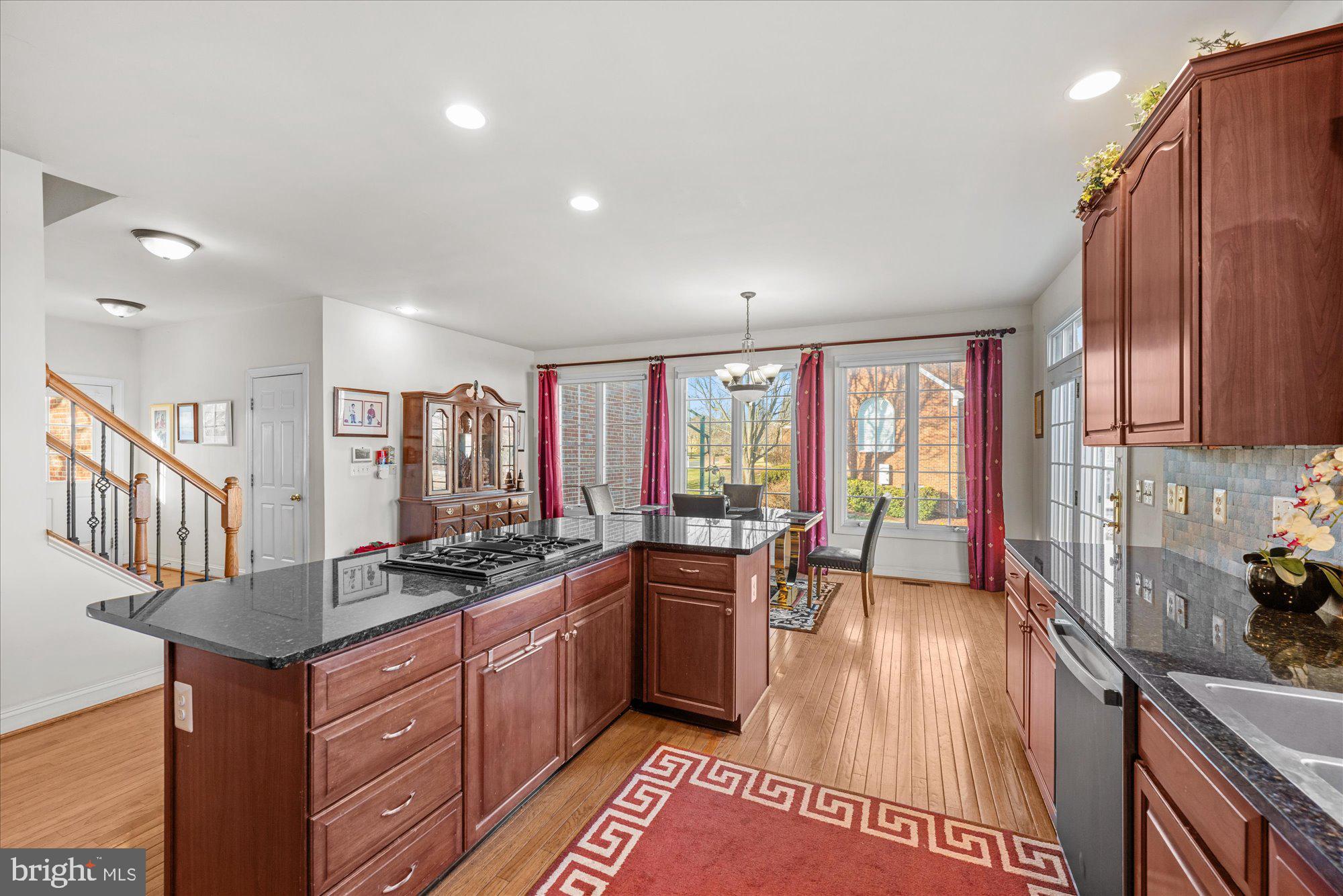 BELMONT COUNTRY CLUB - Residential