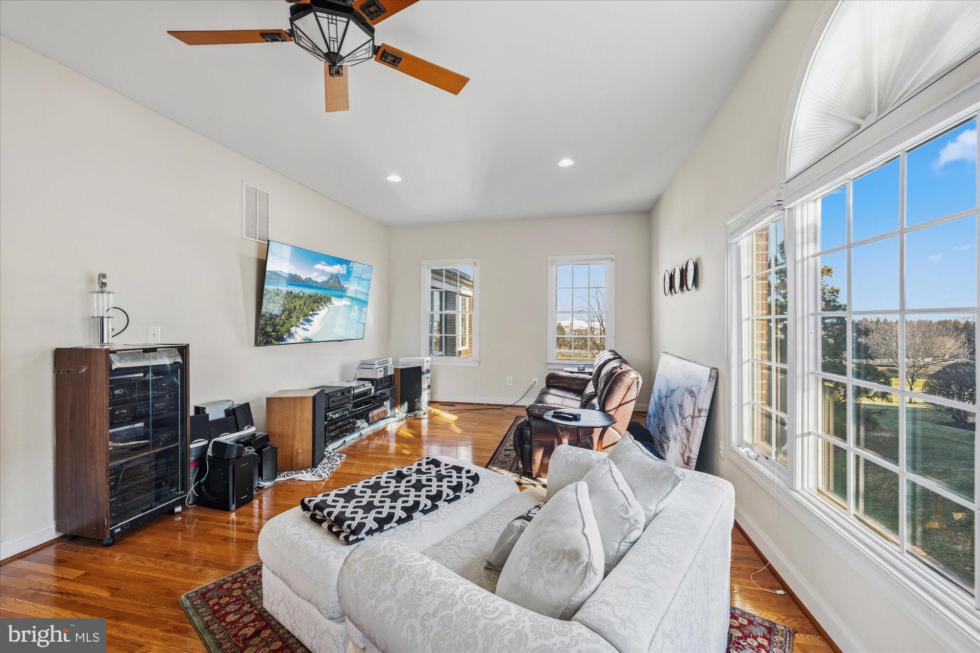 BELMONT COUNTRY CLUB - Residential