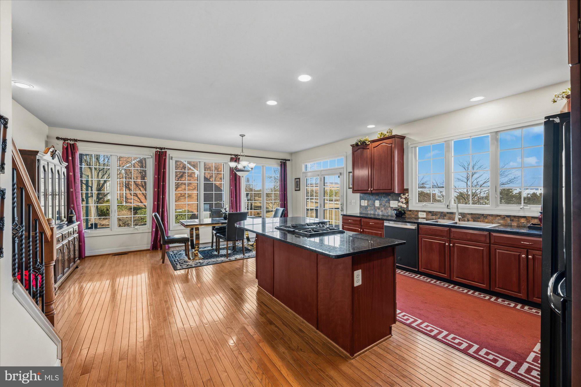 BELMONT COUNTRY CLUB - Residential