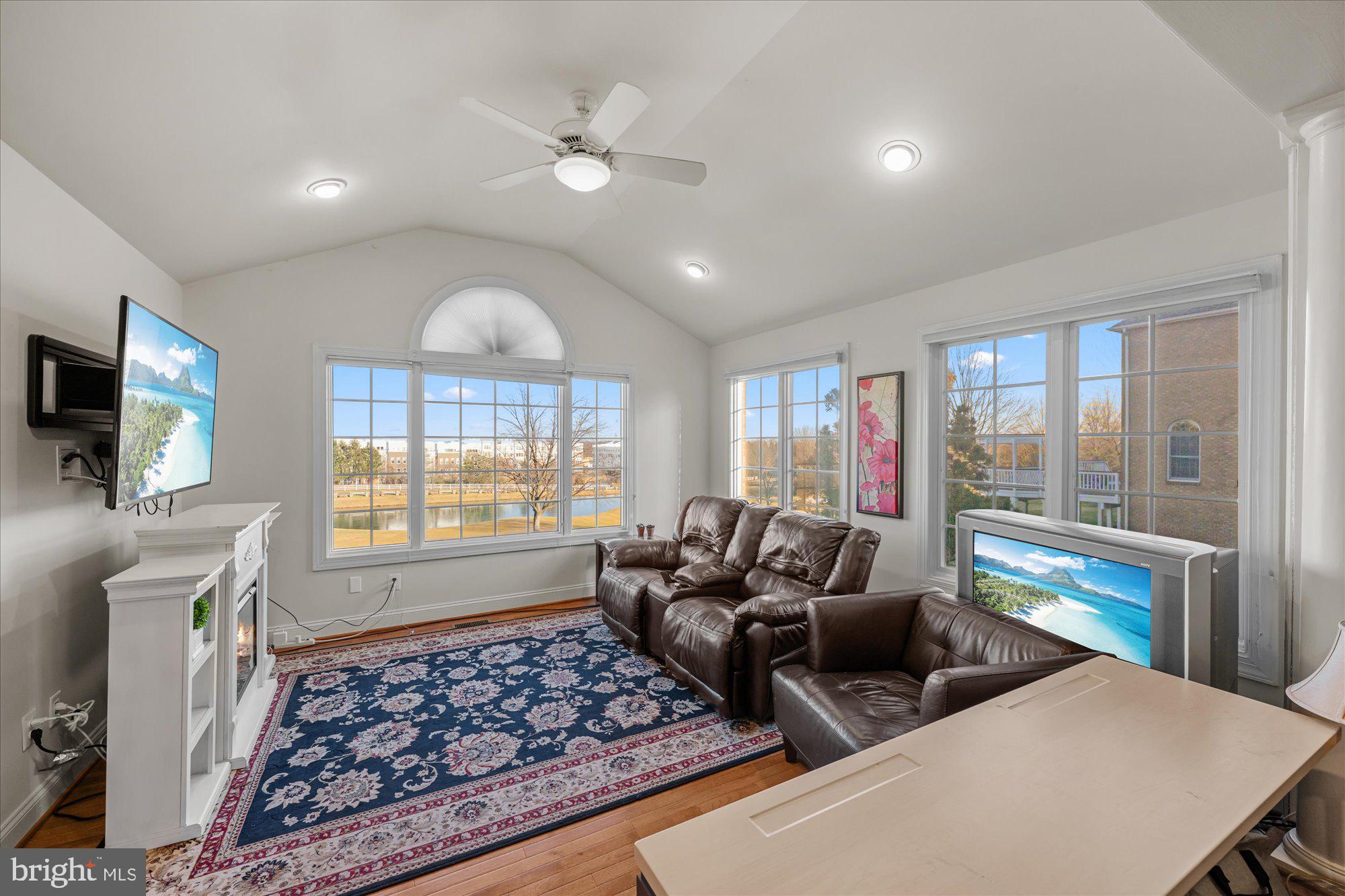 BELMONT COUNTRY CLUB - Residential