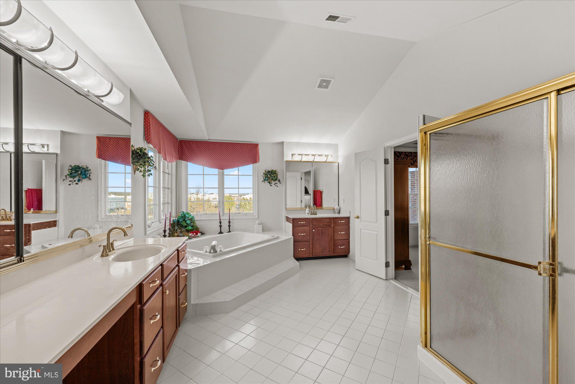 BELMONT COUNTRY CLUB - Residential