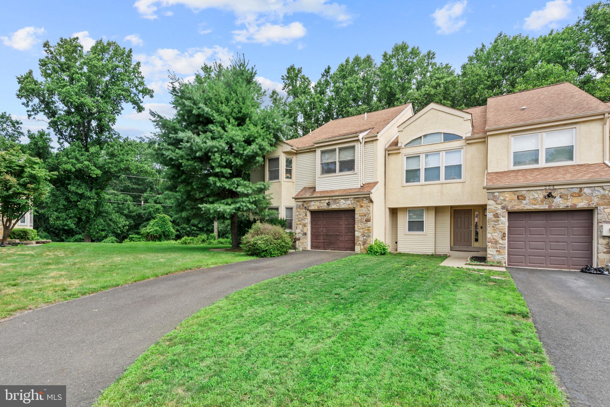 256 SYCAMORE CIRCLE