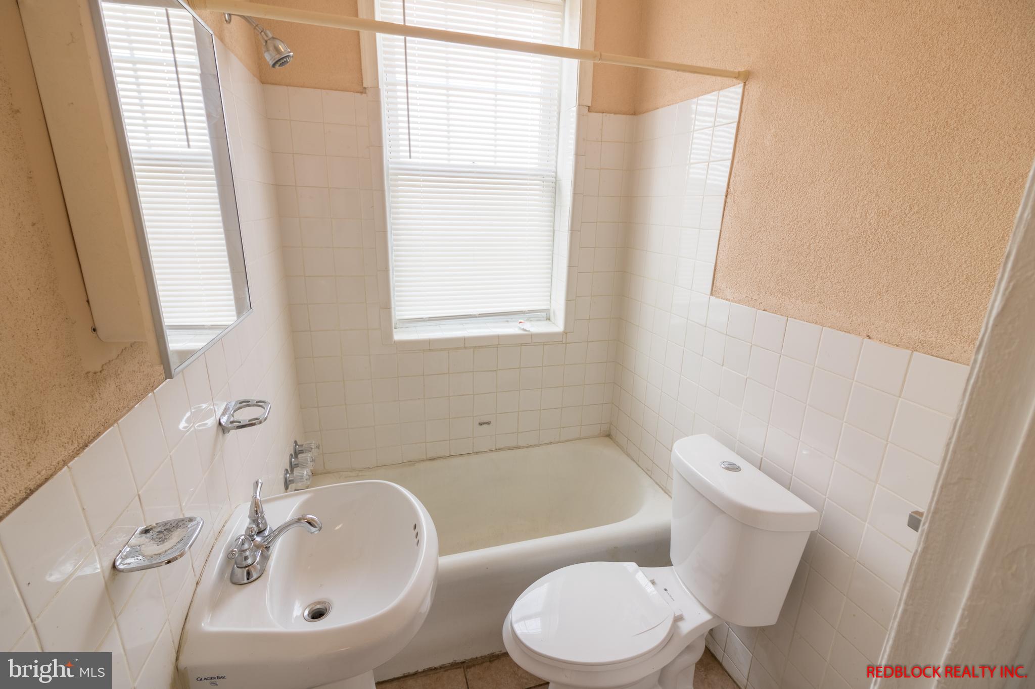 WEST OAK LANE - Residential Lease