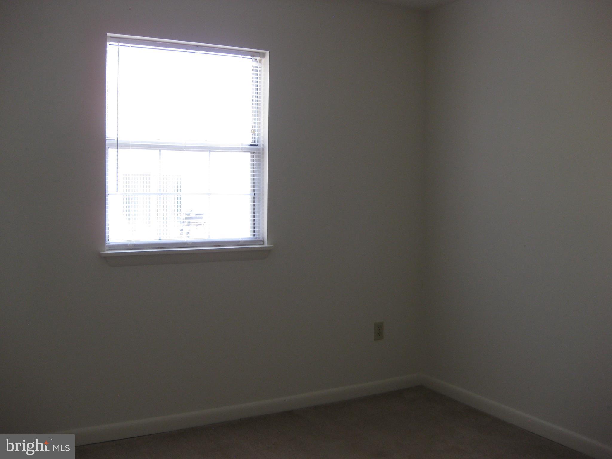 BROADVIEW ACRES - Residential Lease