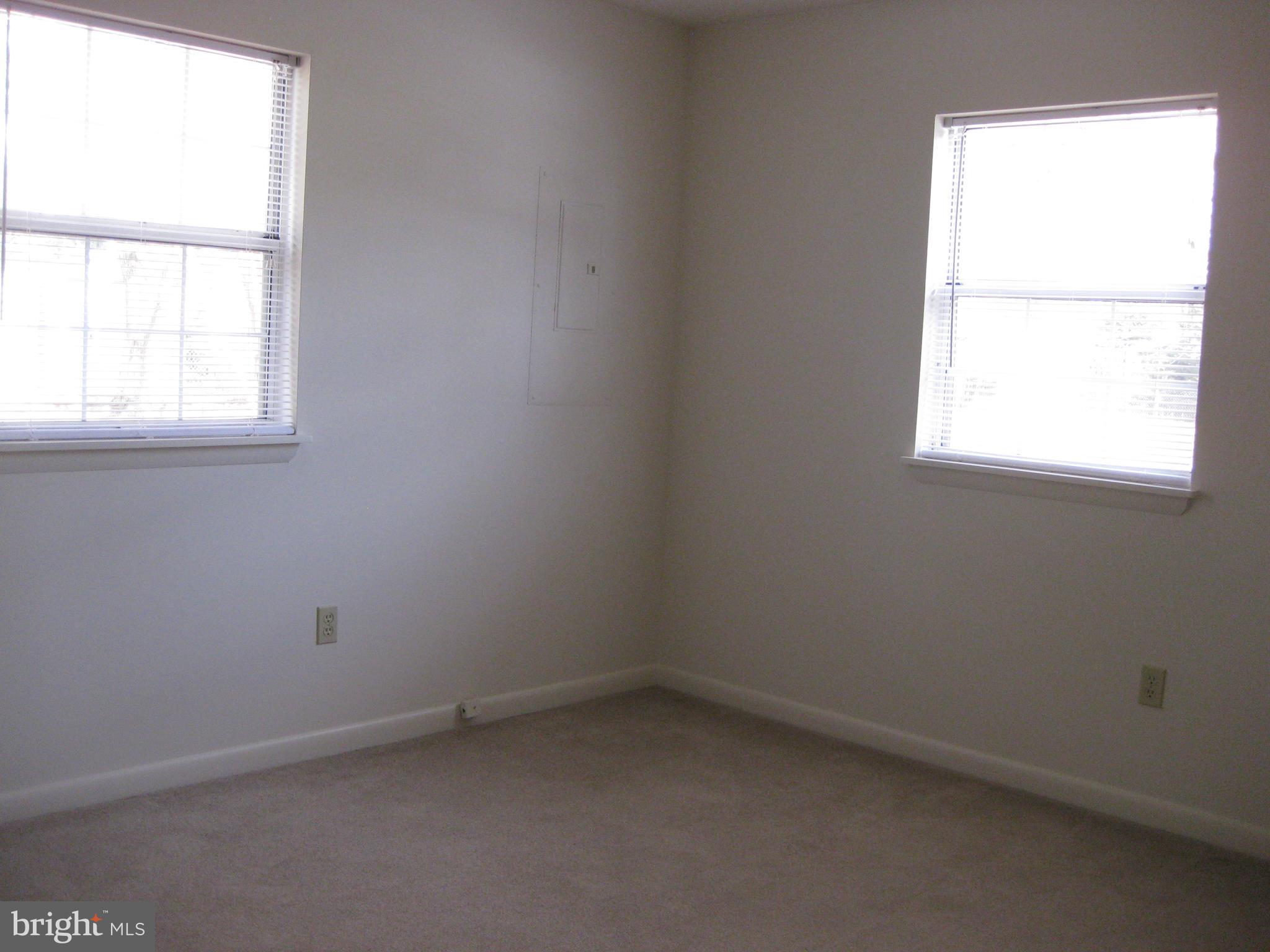 BROADVIEW ACRES - Residential Lease