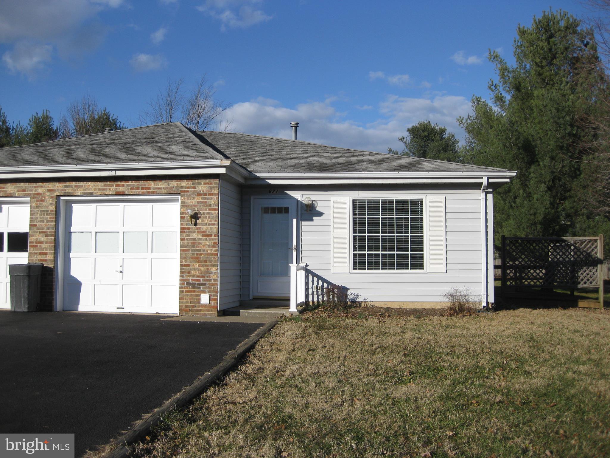 BROADVIEW ACRES - Residential Lease