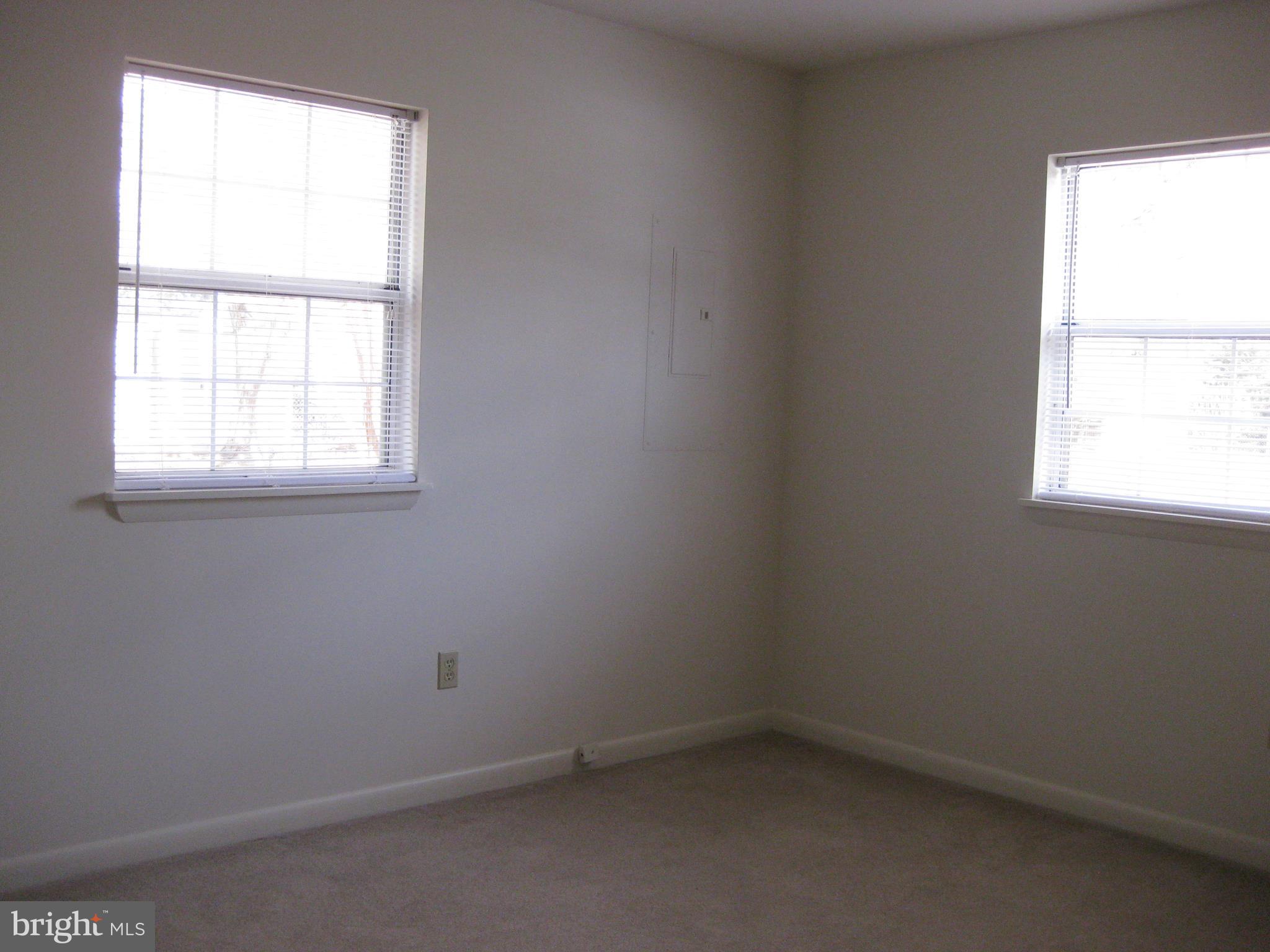 BROADVIEW ACRES - Residential Lease