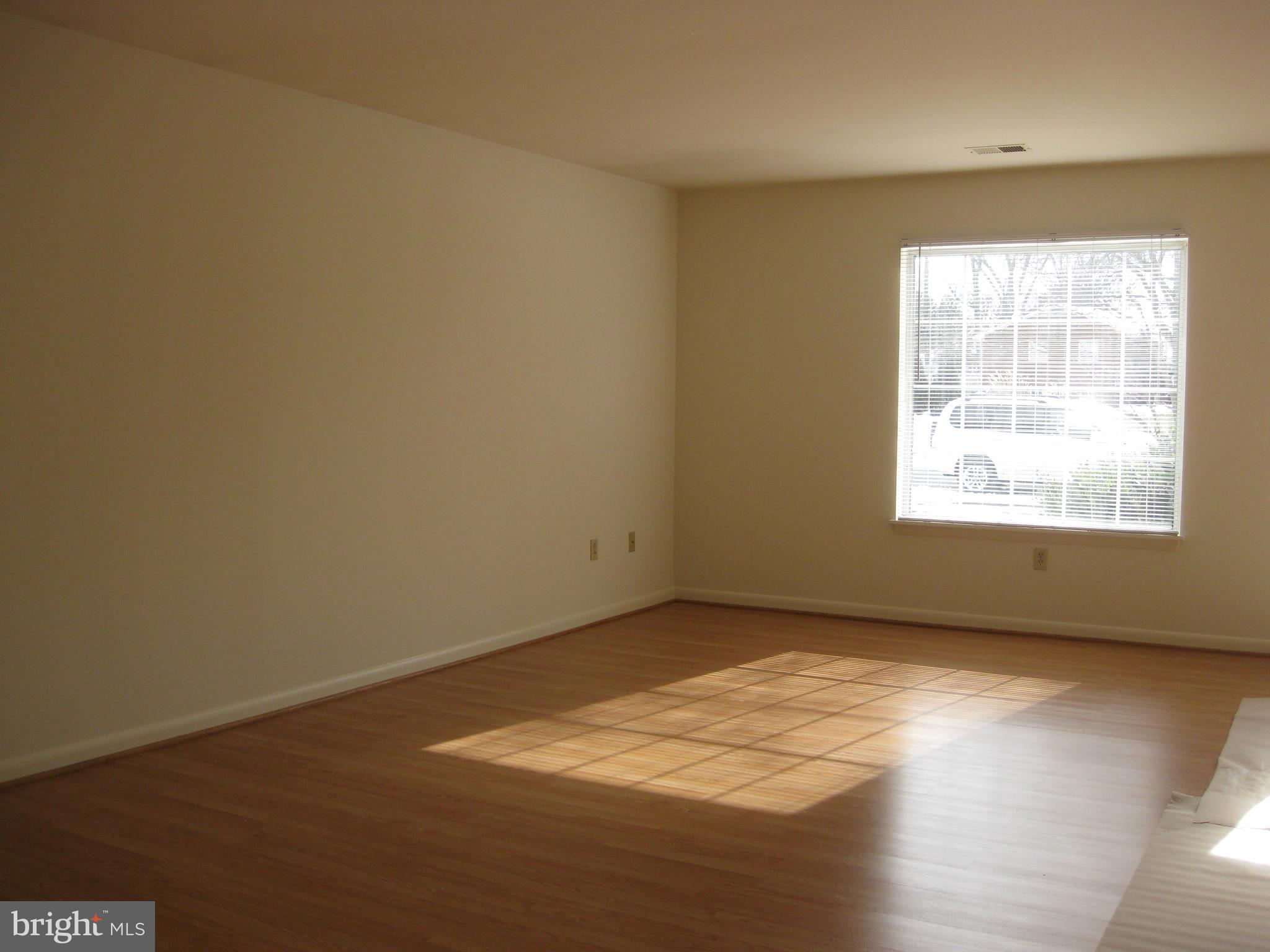 BROADVIEW ACRES - Residential Lease