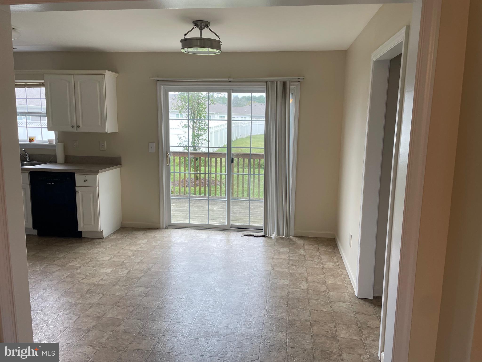 STONE GATE - Residential Lease