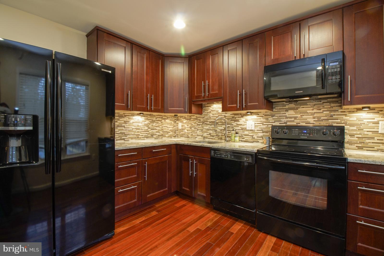 DEEPWOOD - Residential