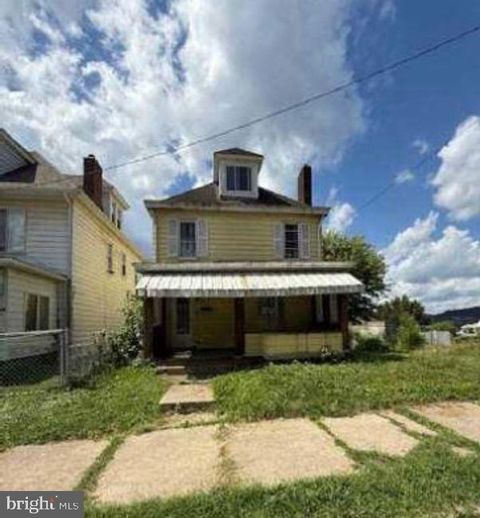 1341 TAYLOR AVENUE NEW KENSINGTON PA 15068