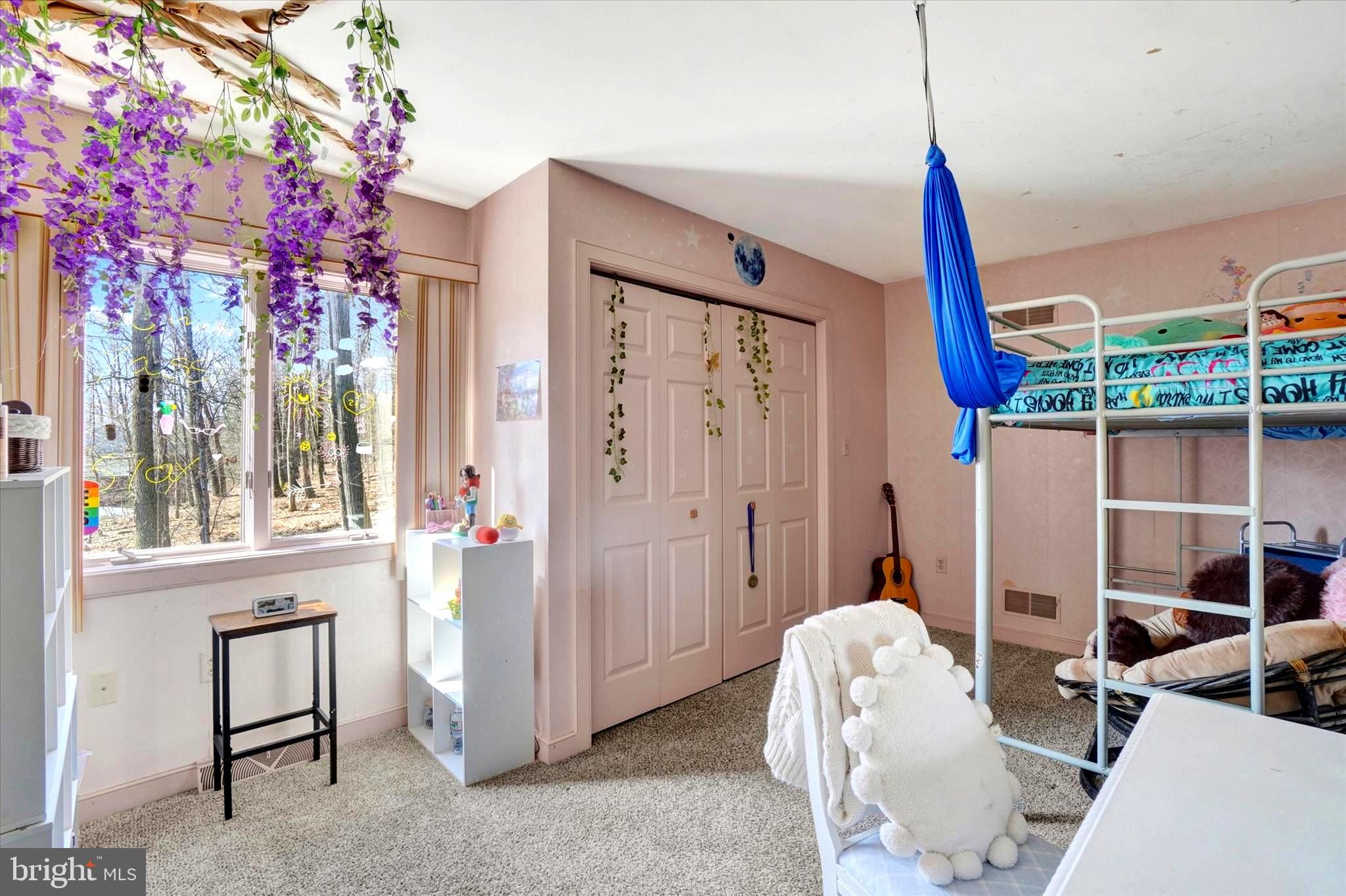 SPRING HILL ACRES - Residential