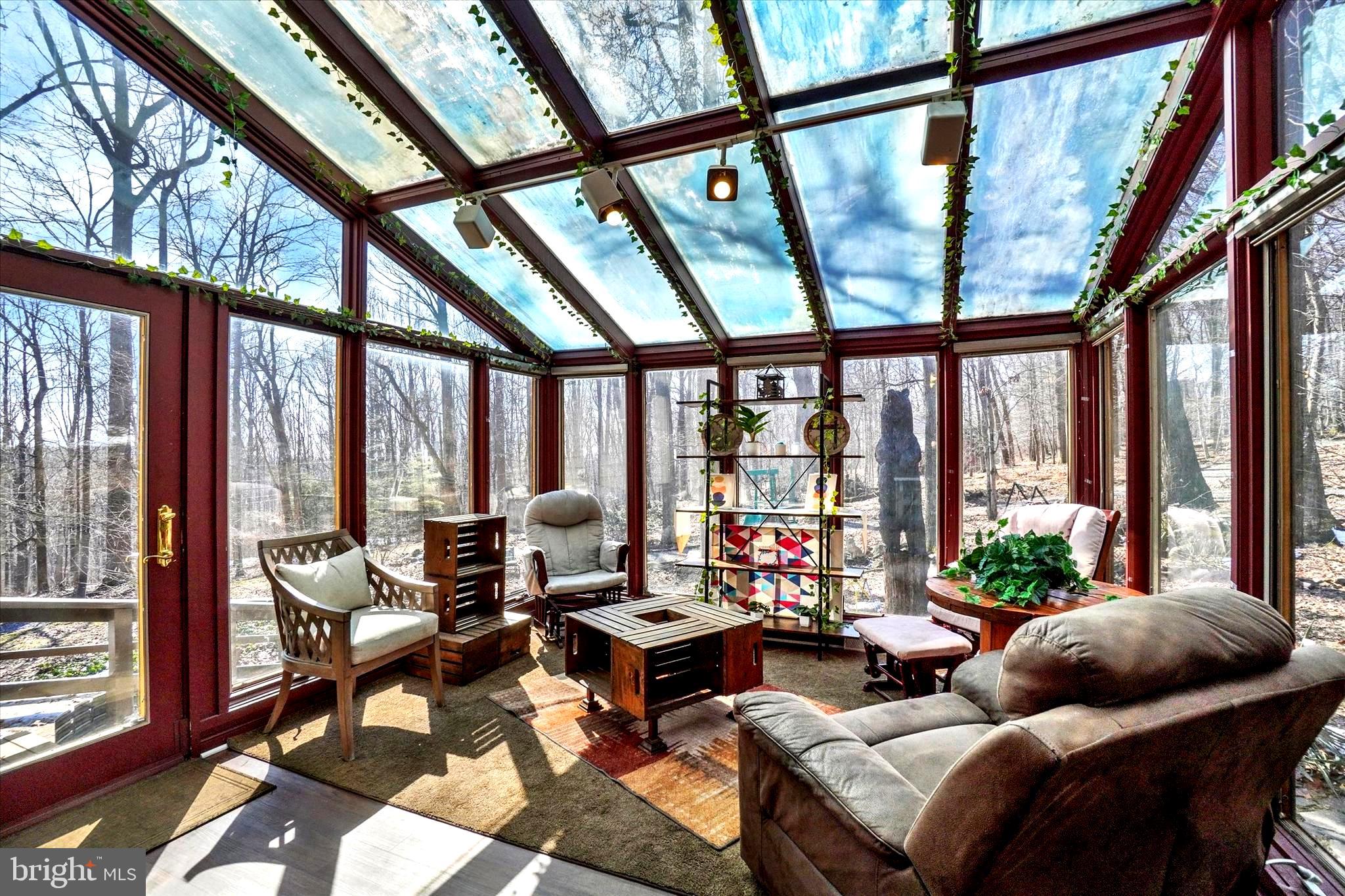 SPRING HILL ACRES - Residential