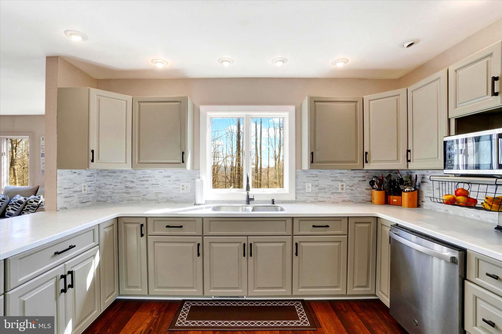 SPRING HILL ACRES - Residential