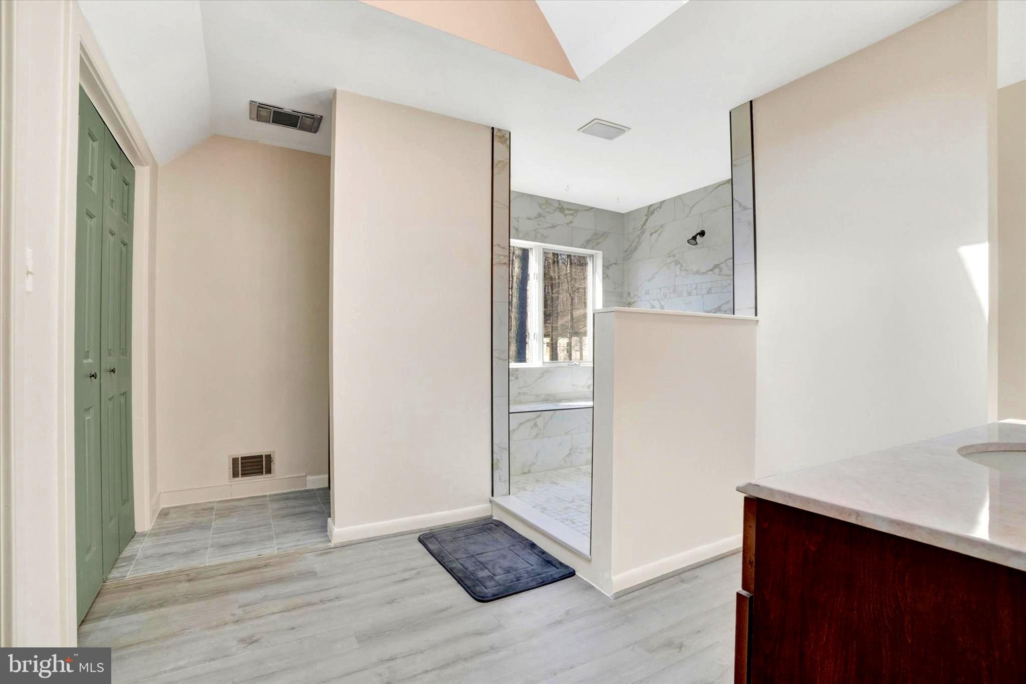 SPRING HILL ACRES - Residential