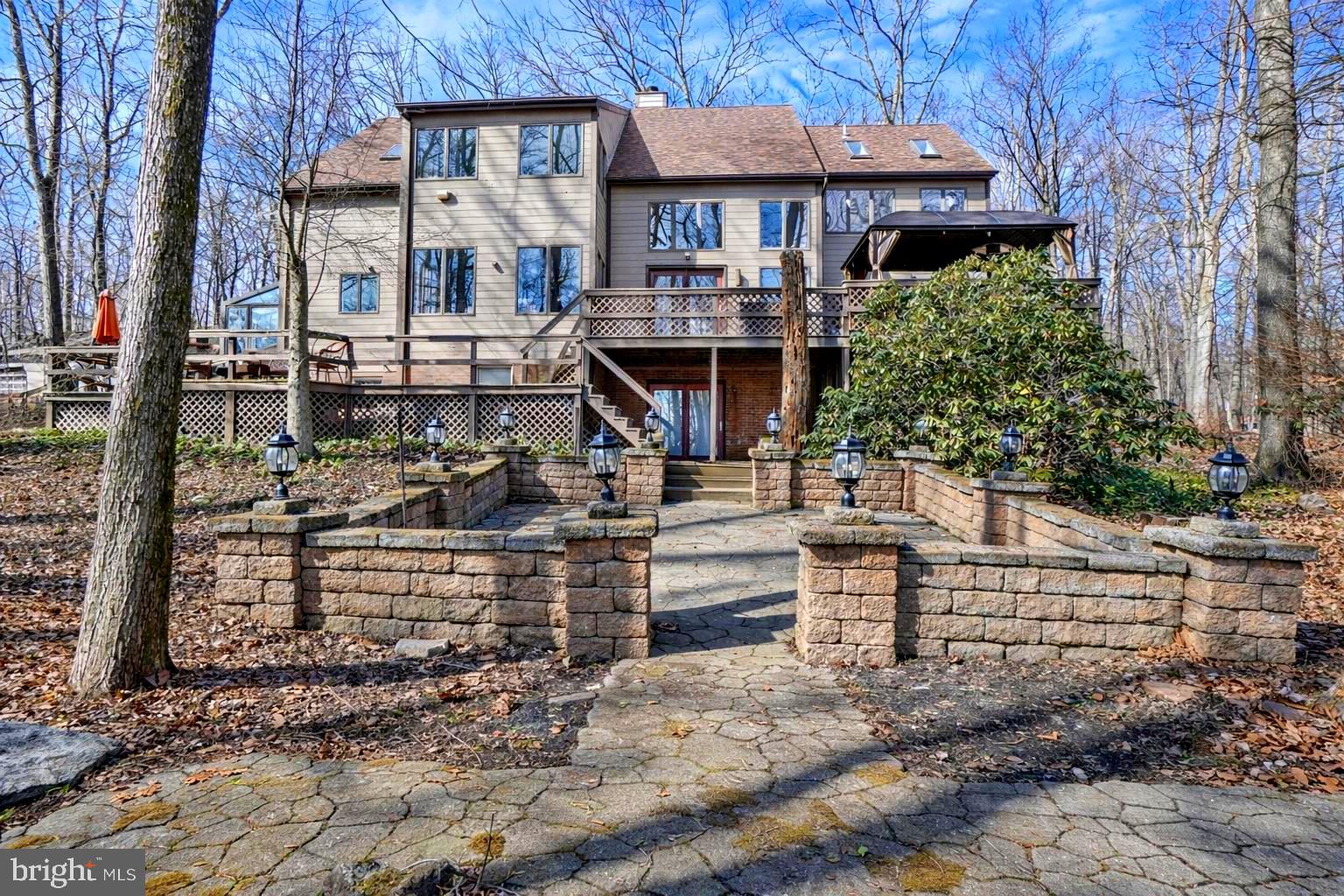 SPRING HILL ACRES - Residential