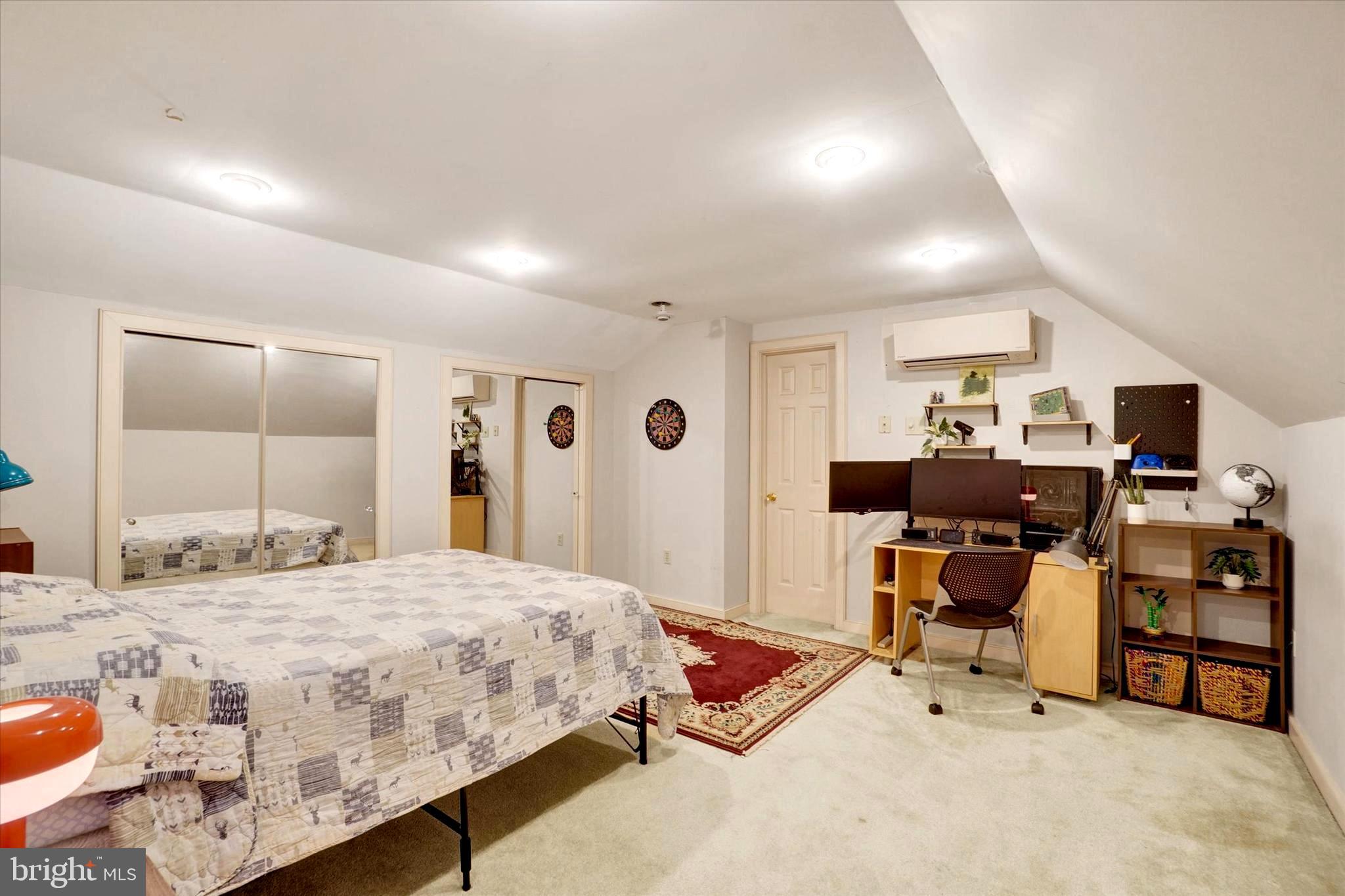 SPRING HILL ACRES - Residential